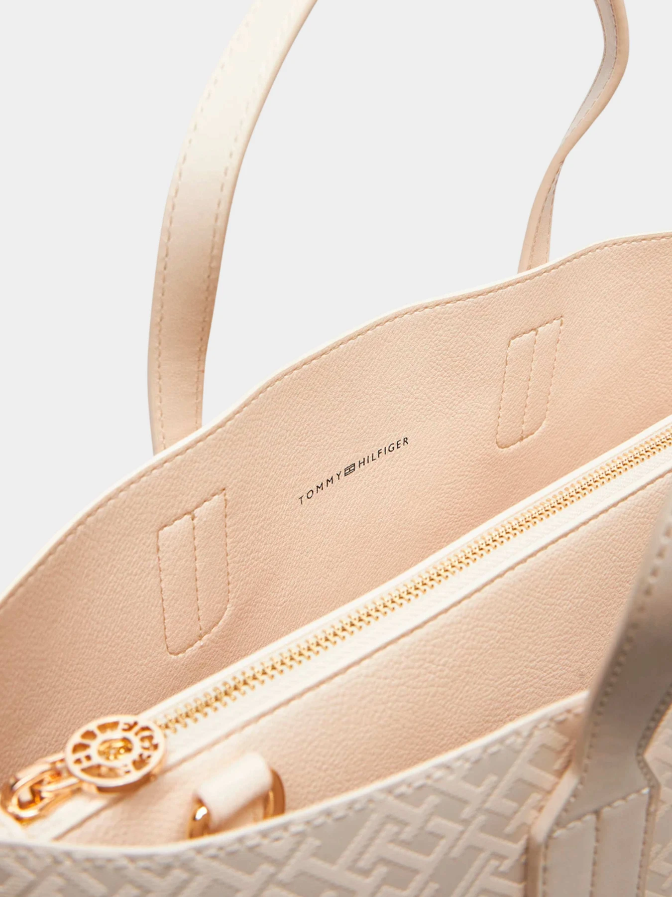Сумки Tommy Hilfiger модель AW0AW17174-AA8 Сумки Tommy Hilfiger модель AW0AW17174-AA8 Фото