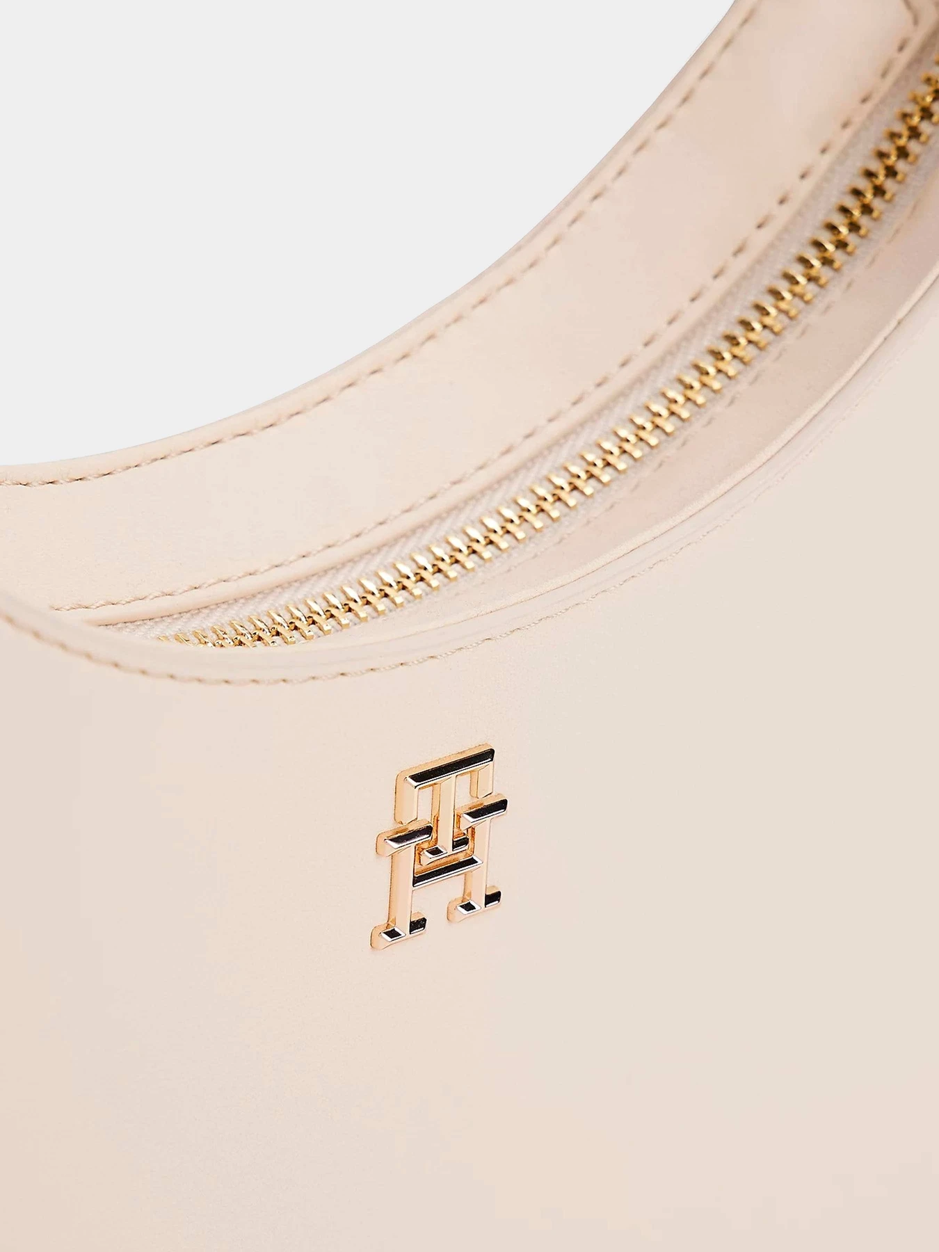 Сумки Tommy Hilfiger модель AW0AW17226-AA8 Сумки Tommy Hilfiger модель AW0AW17226-AA8 Фото