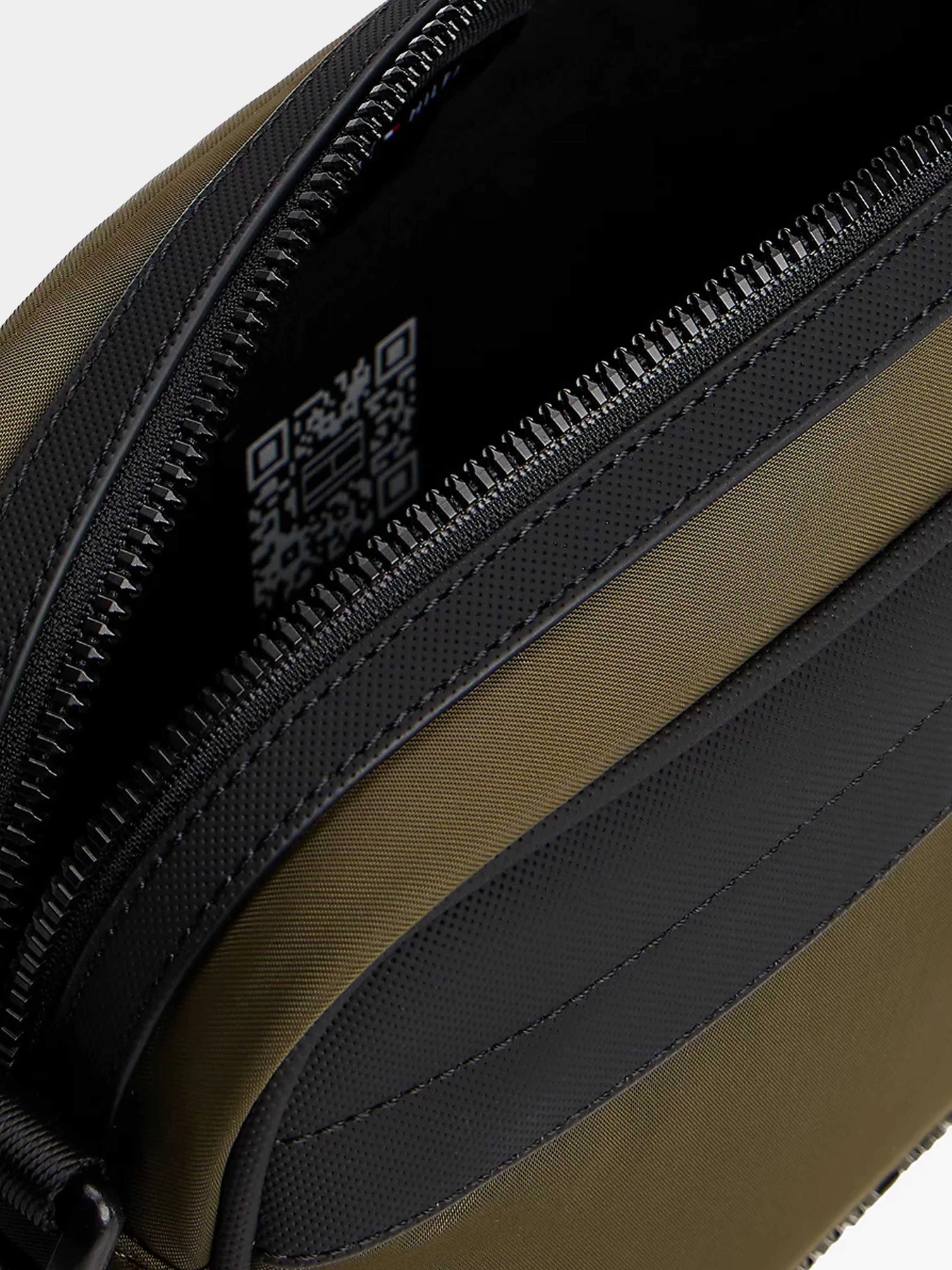 Сумки Tommy Hilfiger модель AM0AM13187-RBN Фото