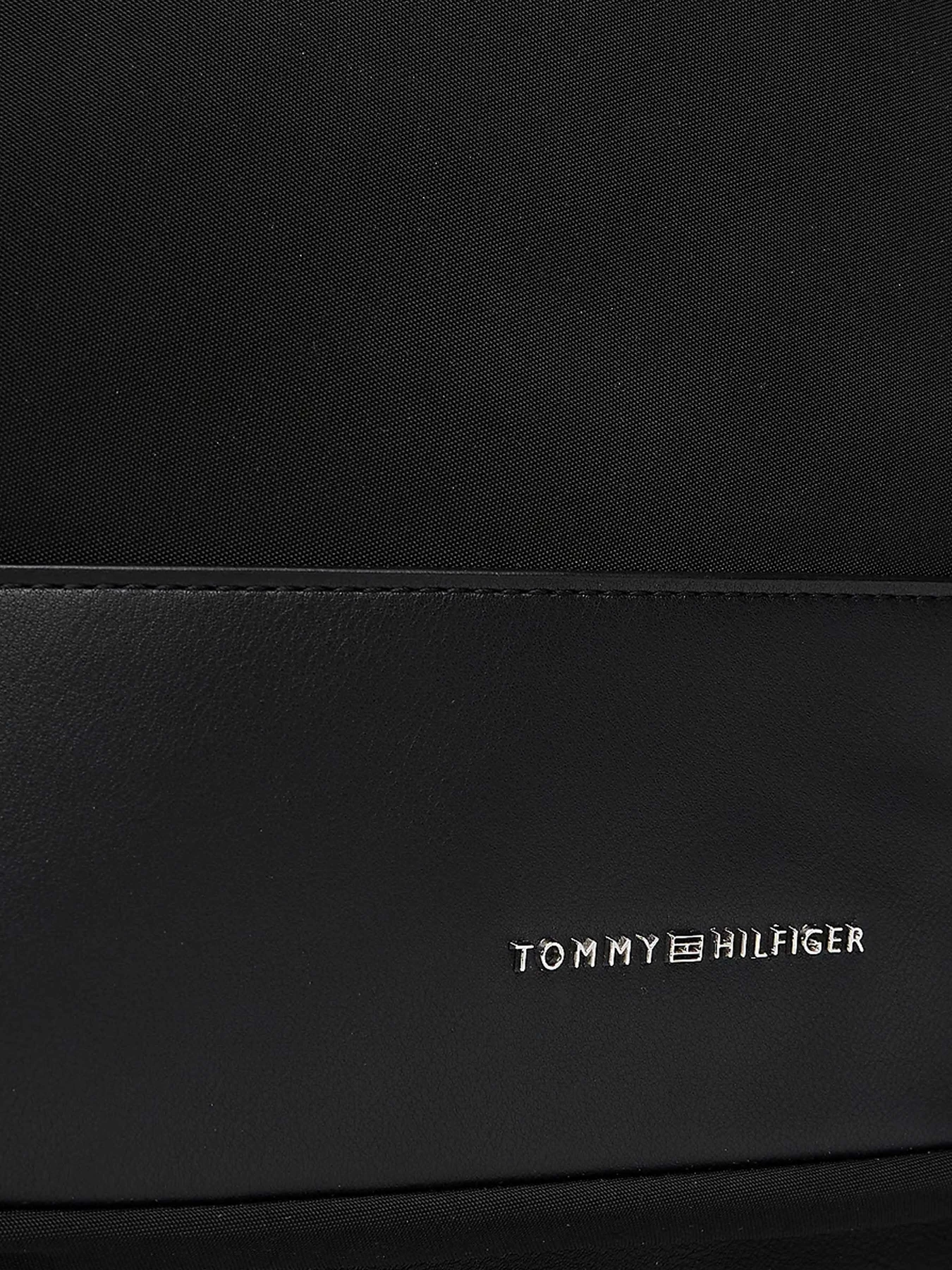 Рюкзаки Tommy Hilfiger модель AM0AM13189-BDS Рюкзаки Tommy Hilfiger модель AM0AM13189-BDS Фото