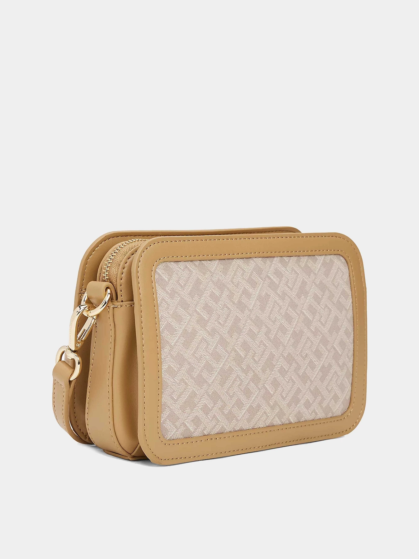 Сумки Tommy Hilfiger модель AW0AW17607-0I1 Сумки Tommy Hilfiger модель AW0AW17607-0I1 Фото