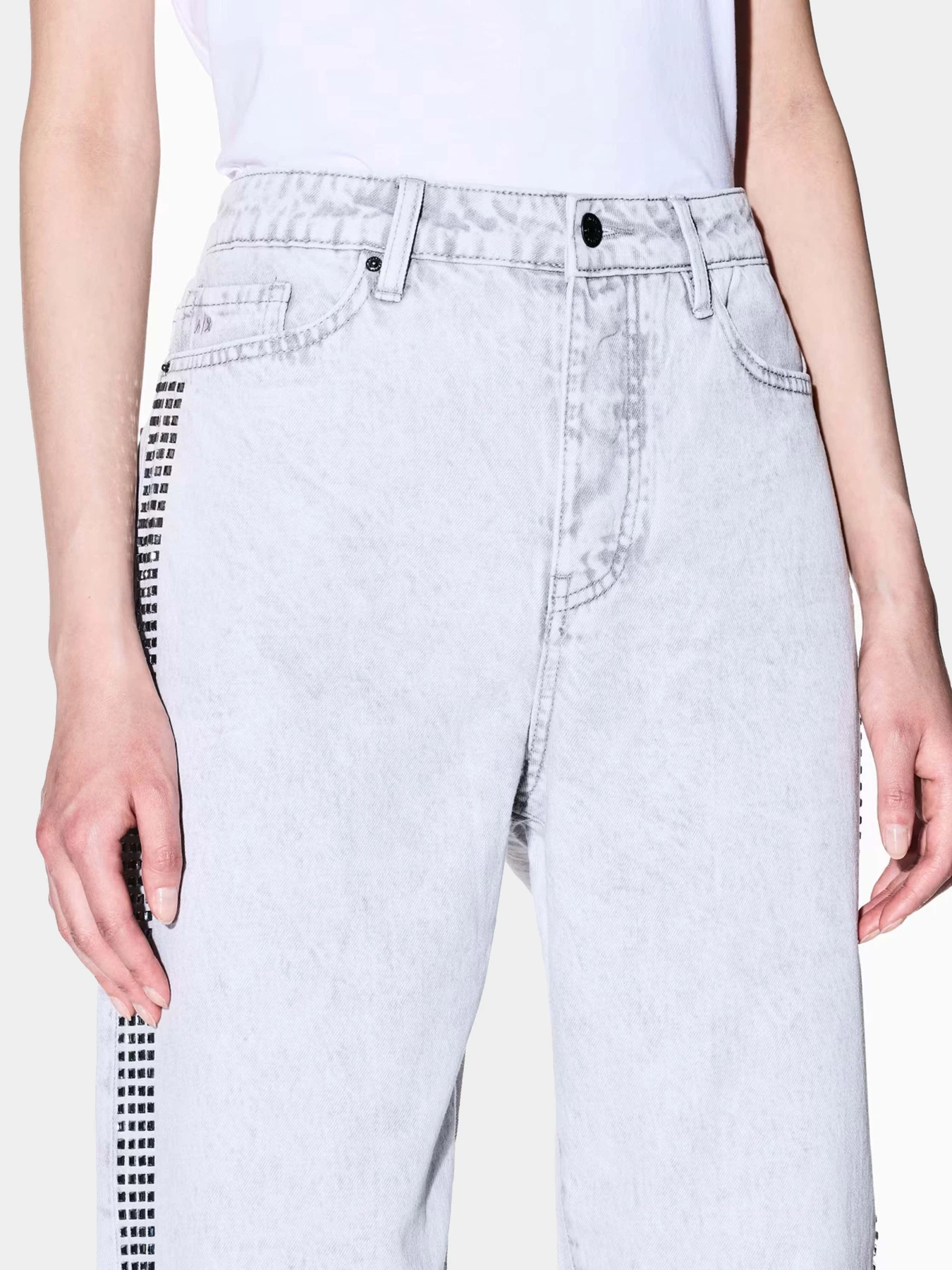Джинсы Armani Exchange модель XW000128-AF14703-M8090 Джинсы Armani Exchange модель XW000128-AF14703-M8090 Фото