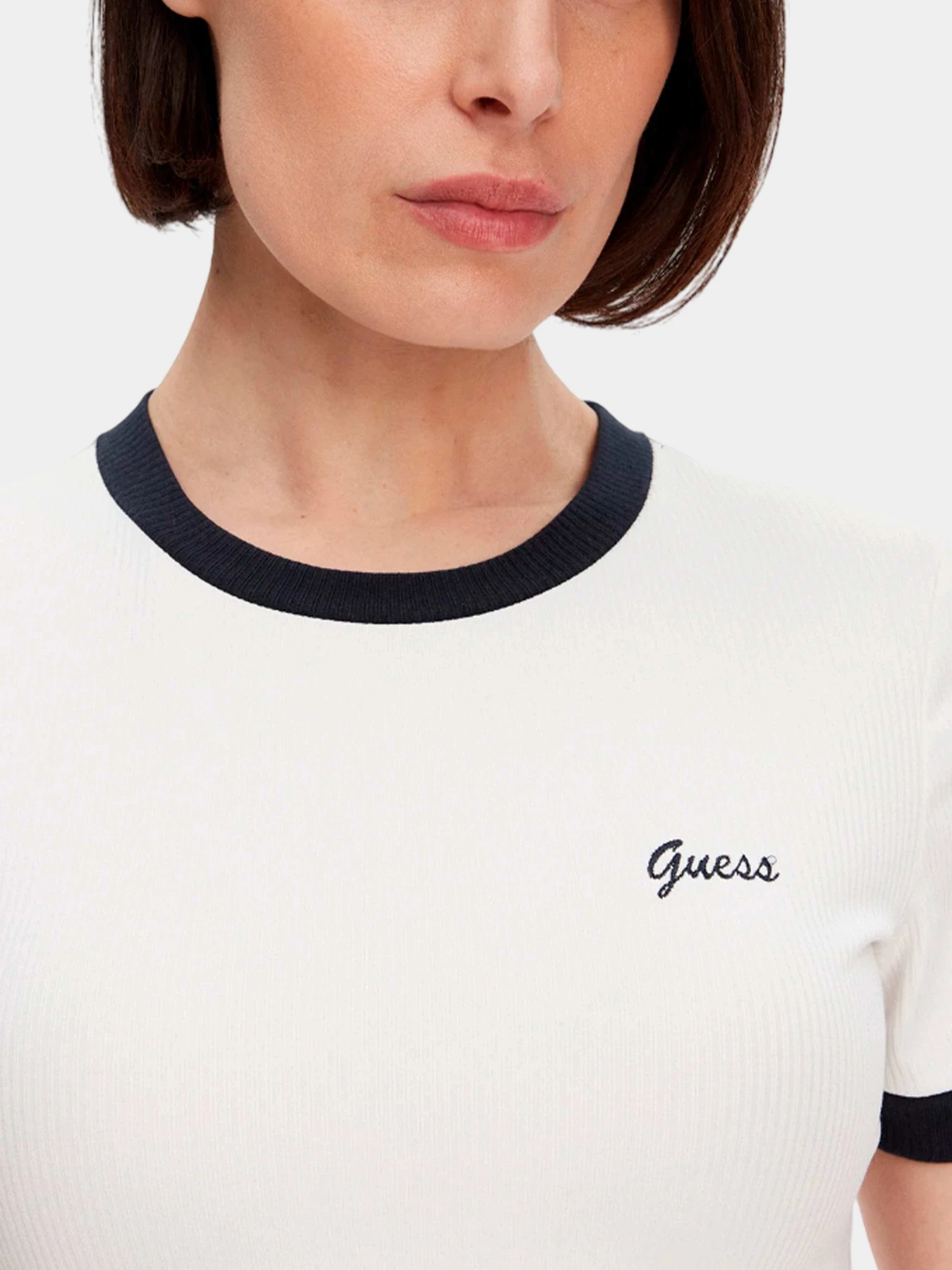 Футболки и поло GUESS модель V5GP08-KCRN2-G011 Футболки и поло GUESS модель V5GP08-KCRN2-G011 Фото