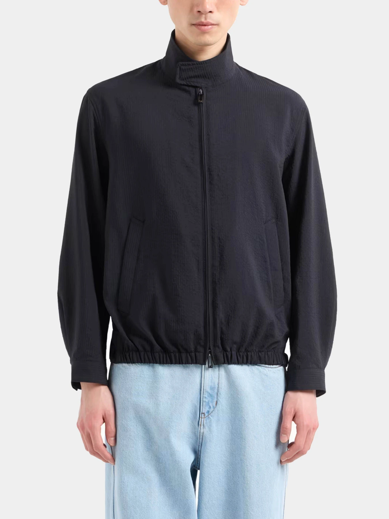 Куртки и дубленки Emporio Armani модель EM000993-AF13674-UB118 Куртки и дубленки Emporio Armani модель EM000993-AF13674-UB118 Фото