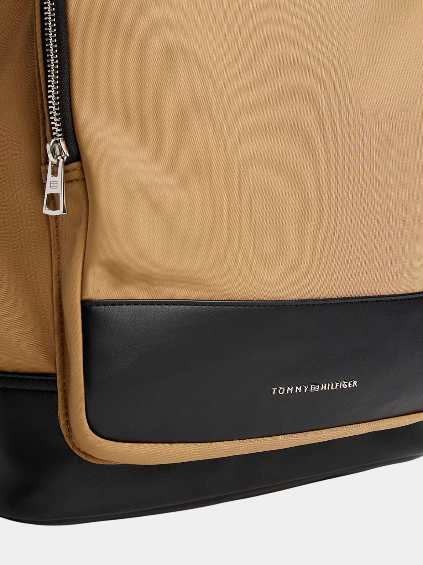 Рюкзаки Tommy Hilfiger модель AM0AM13189-RBT Рюкзаки Tommy Hilfiger модель AM0AM13189-RBT Фото