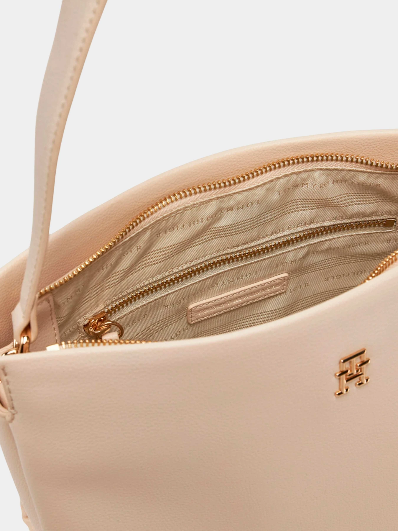 Сумки Tommy Hilfiger модель AW0AW17173-AA8 Фото