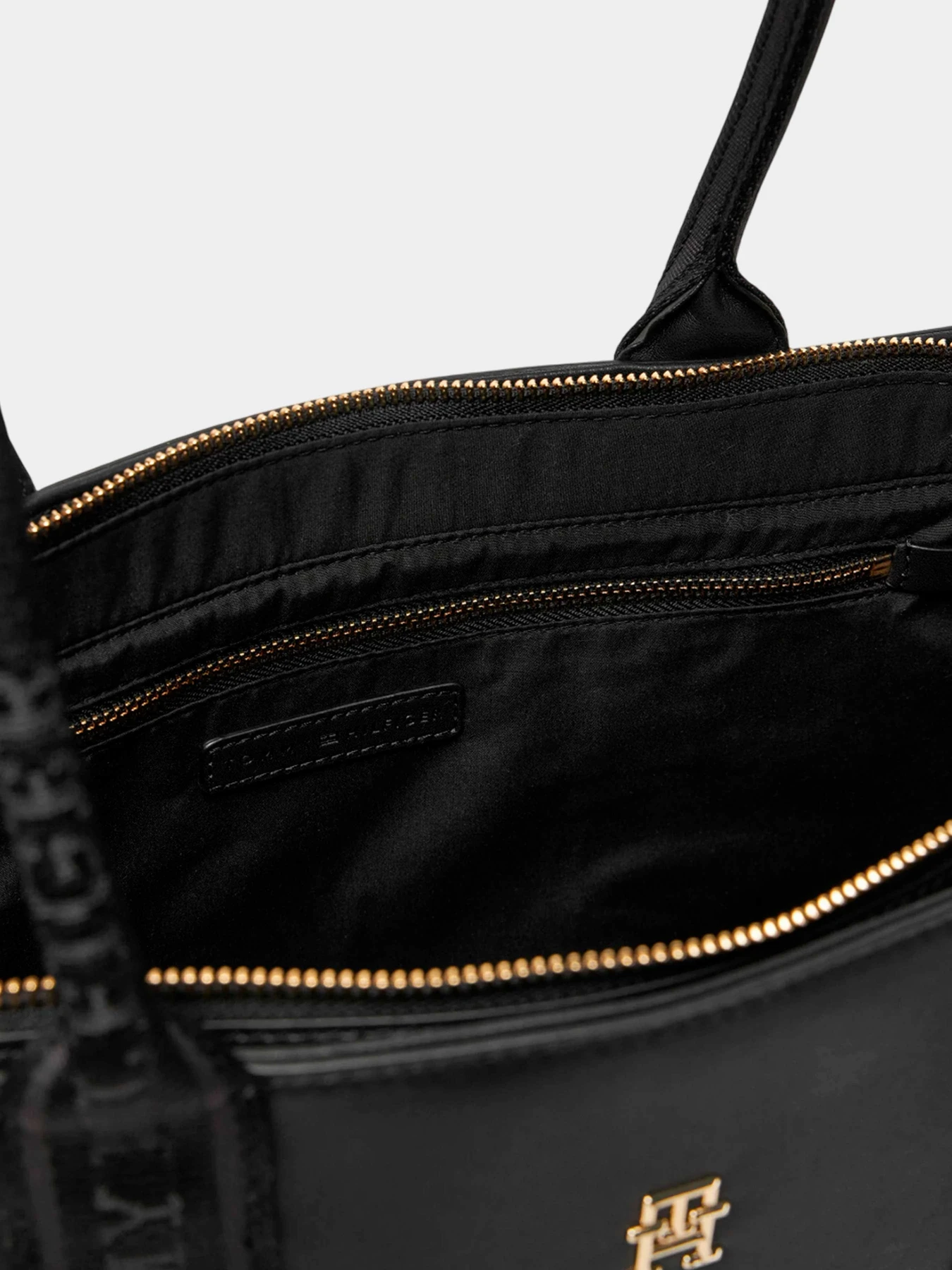 Сумки Tommy Hilfiger модель AW0AW17198-BDS Фото