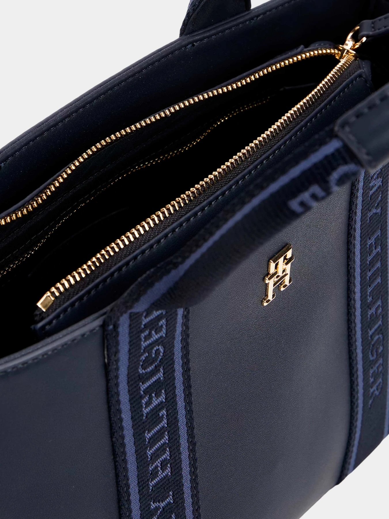 Сумки Tommy Hilfiger модель AW0AW17201-DW6 Сумки Tommy Hilfiger модель AW0AW17201-DW6 Фото