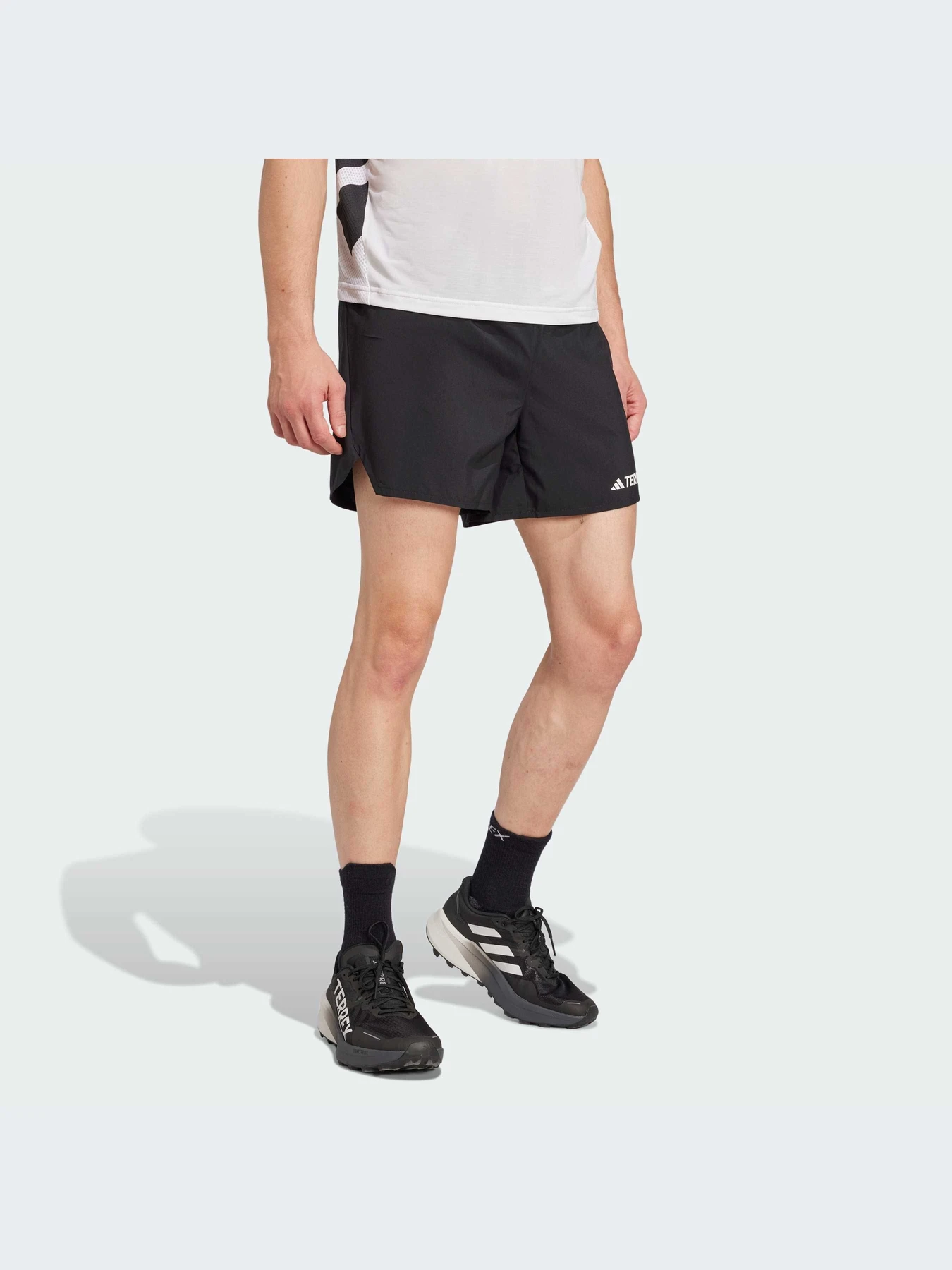Шорты Adidas модель JE9433-KZ Шорты Adidas модель JE9433-KZ Фото