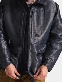 Куртки и дубленки Vans модель VN000KTABLK1 Фото