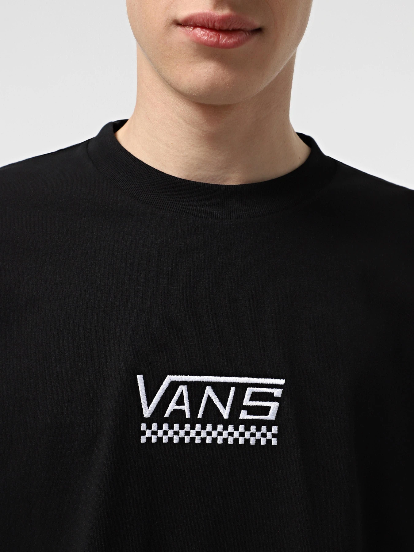 Футболки и поло Vans модель VN000Q24BLK1 Фото