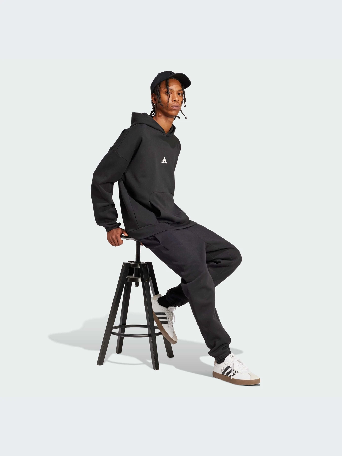 Брюки Adidas Icons модель JD4949-KZ Брюки Adidas Icons модель JD4949-KZ Фото