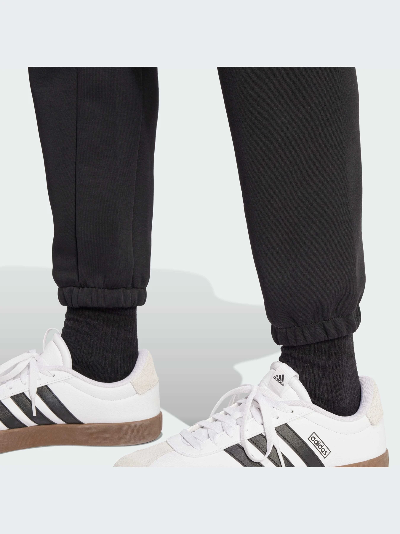 Брюки Adidas Icons модель JD4949-KZ Брюки Adidas Icons модель JD4949-KZ Фото