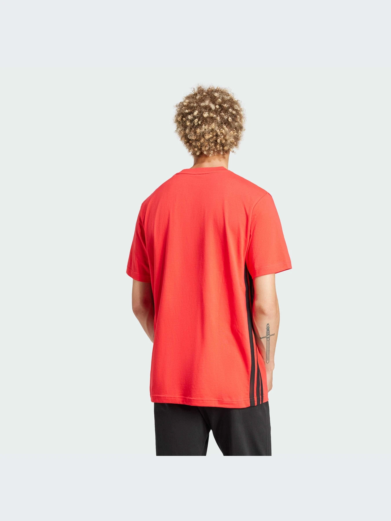Футболки и поло Adidas модель JE6386-KZ Футболки и поло Adidas модель JE6386-KZ Фото