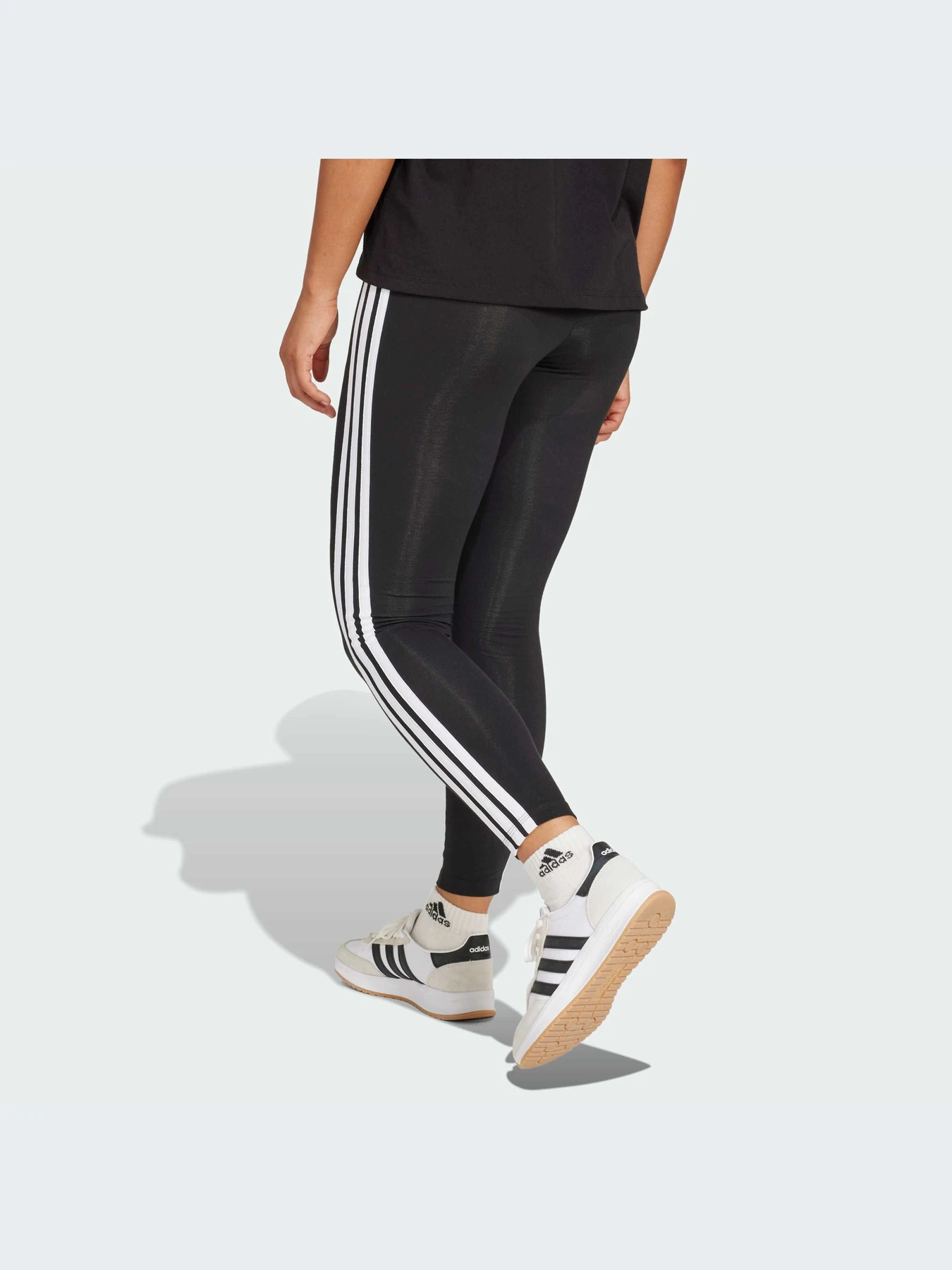 Брюки Adidas модель JE0072-KZ Брюки Adidas модель JE0072-KZ Фото
