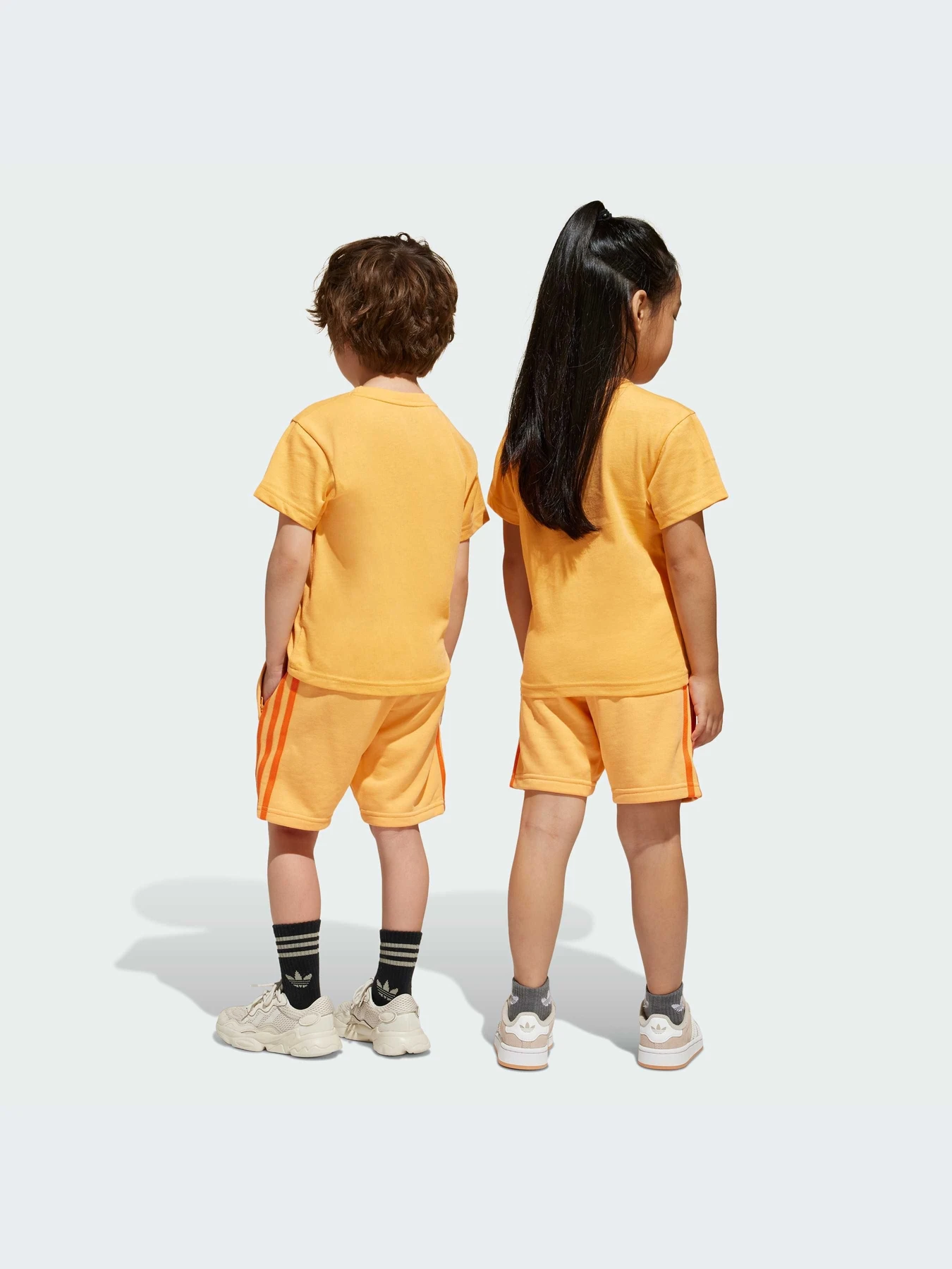 Костюмы Adidas Adicolor модель JC9162-KZ Костюмы Adidas Adicolor модель JC9162-KZ Фото