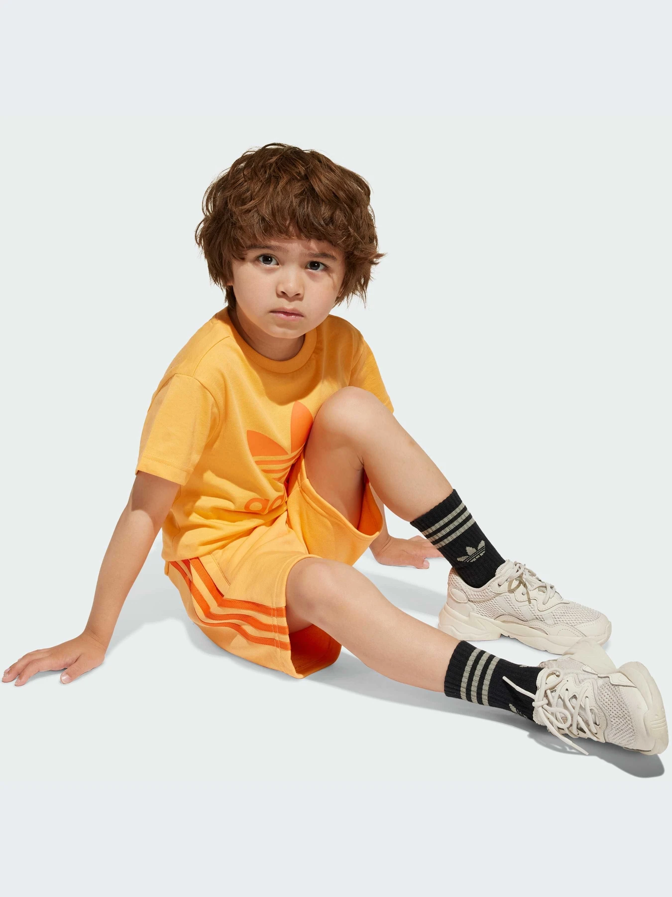 Костюмы Adidas Adicolor модель JC9162-KZ Костюмы Adidas Adicolor модель JC9162-KZ Фото