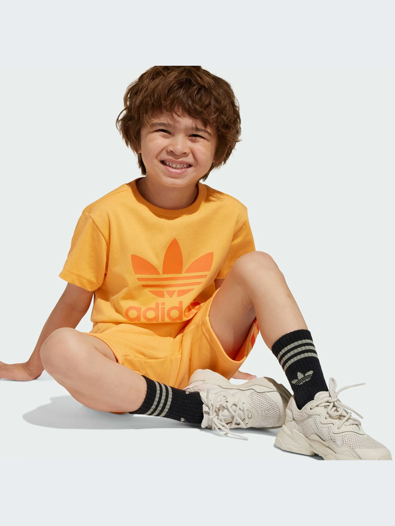 Костюмы Adidas Adicolor модель JC9162-KZ Костюмы Adidas Adicolor модель JC9162-KZ Фото