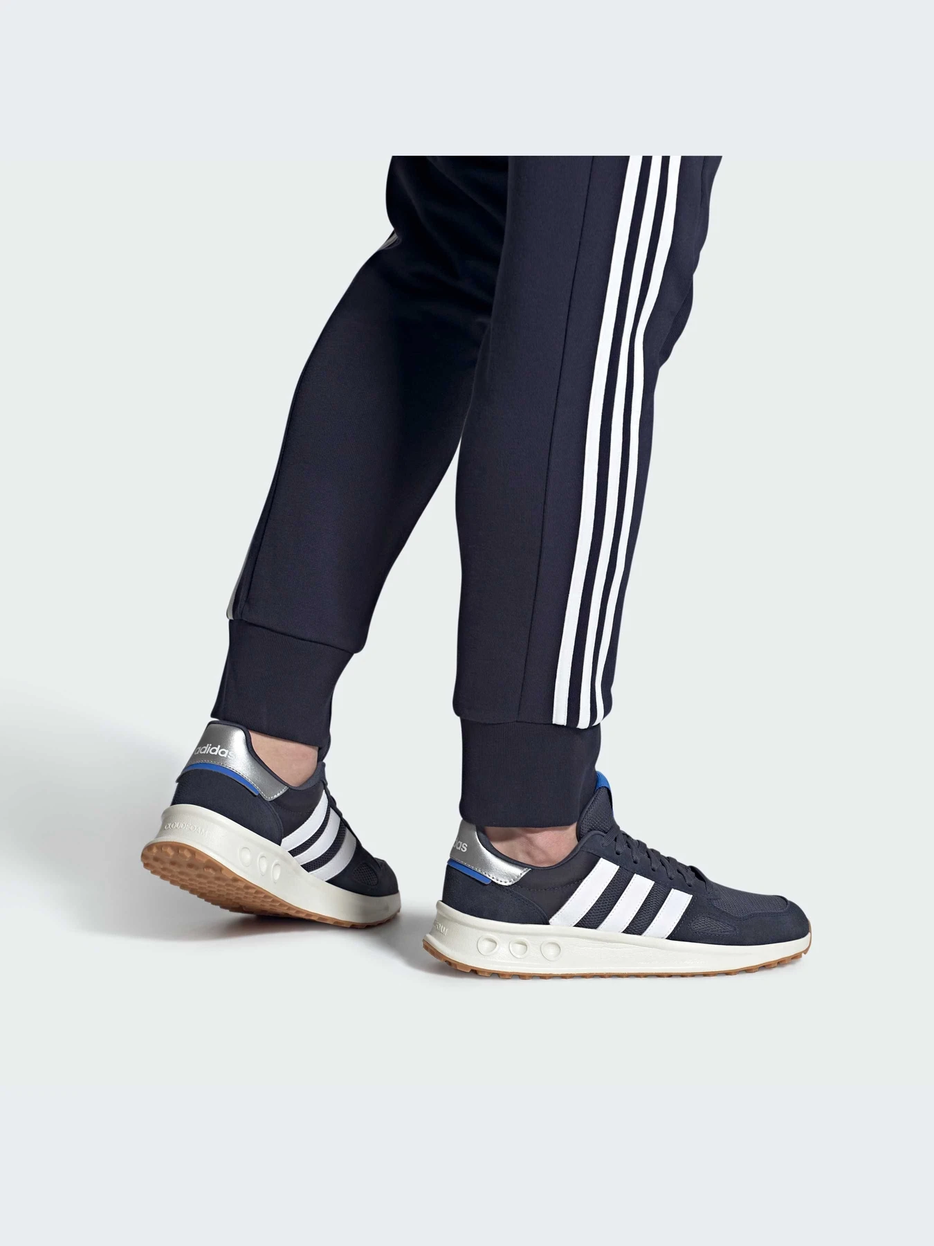 Кроссовки Adidas модель IH8614-KZ Кроссовки Adidas модель IH8614-KZ Фото