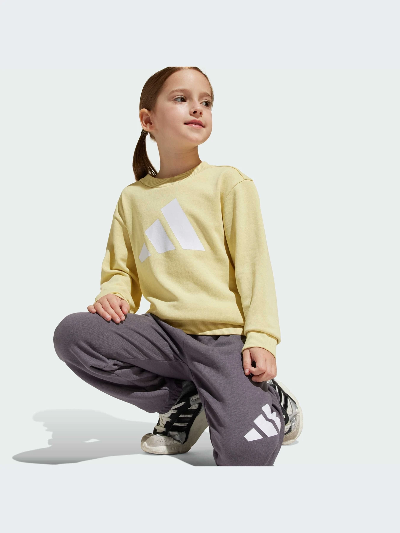 Костюмы Adidas модель JE1384-KZ Костюмы Adidas модель JE1384-KZ Фото