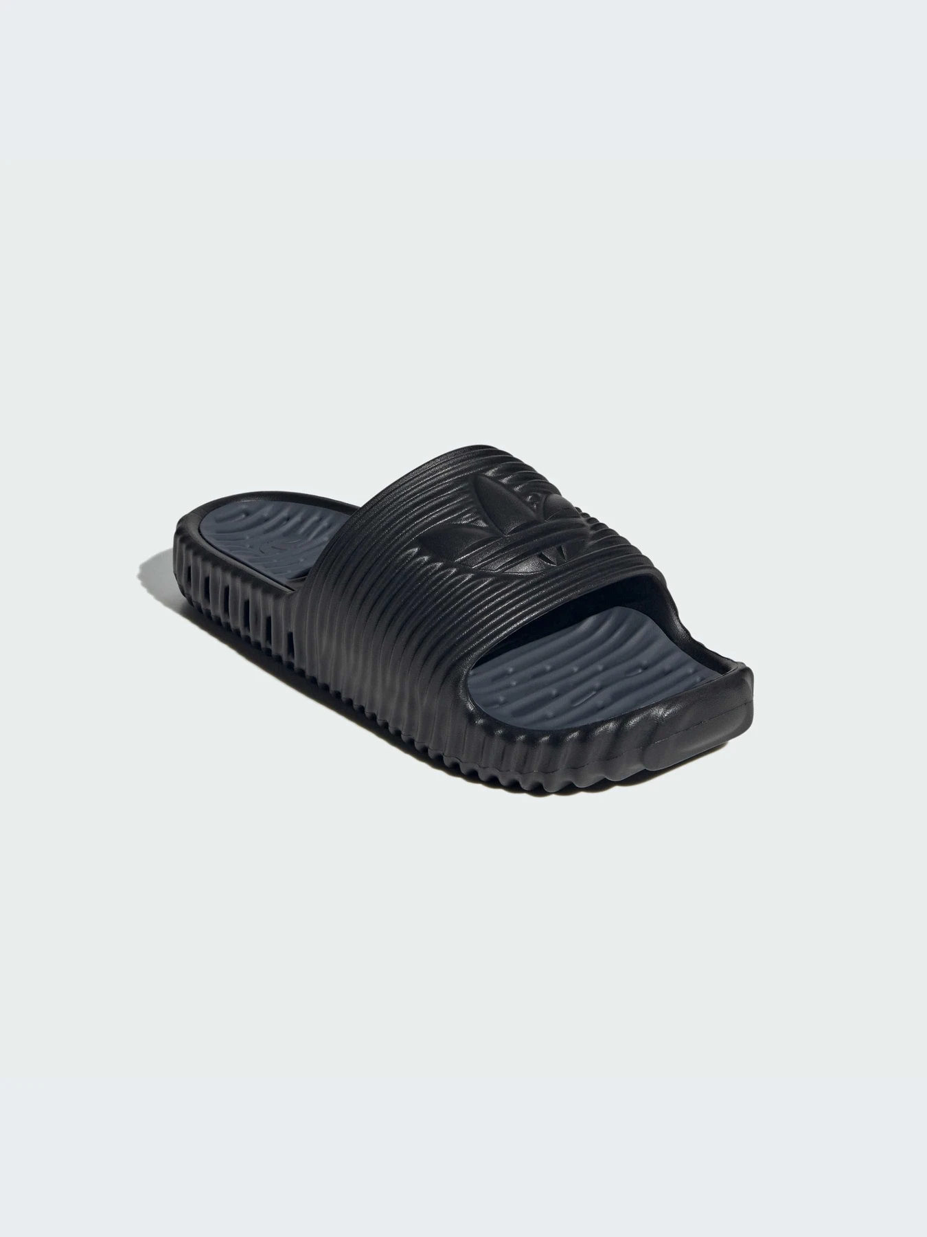 Шлёпанцы Adidas Adilette модель IH6159-KZ Шлёпанцы Adidas Adilette модель IH6159-KZ Фото