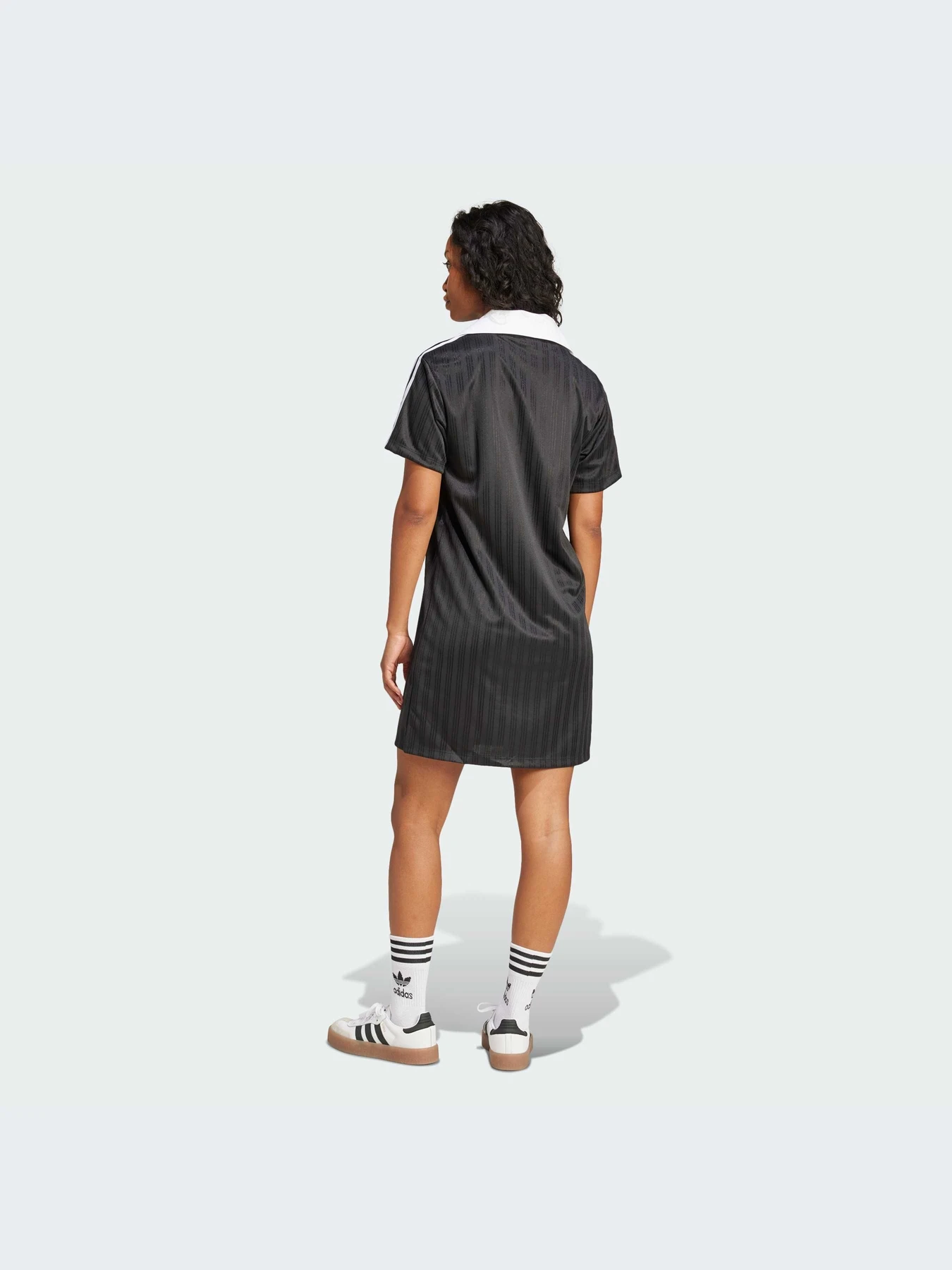 Платья Adidas Adicolor модель JD2599-KZ Платья Adidas Adicolor модель JD2599-KZ Фото