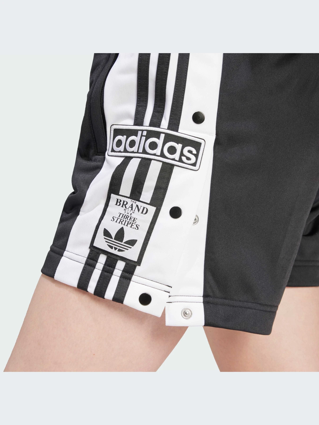 Шорты Adidas Adicolor модель IU2518-KZ Шорты Adidas Adicolor модель IU2518-KZ Фото