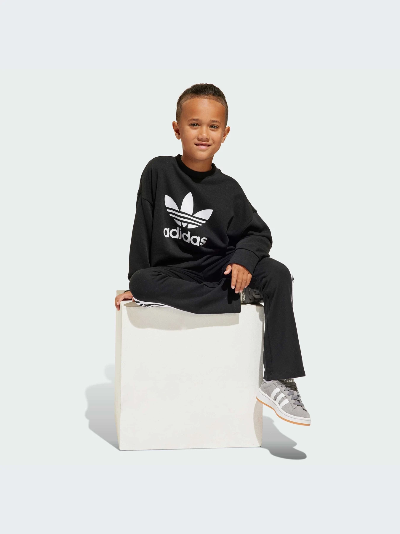 Костюмы Adidas Adicolor модель JC7873-KZ Костюмы Adidas Adicolor модель JC7873-KZ Фото
