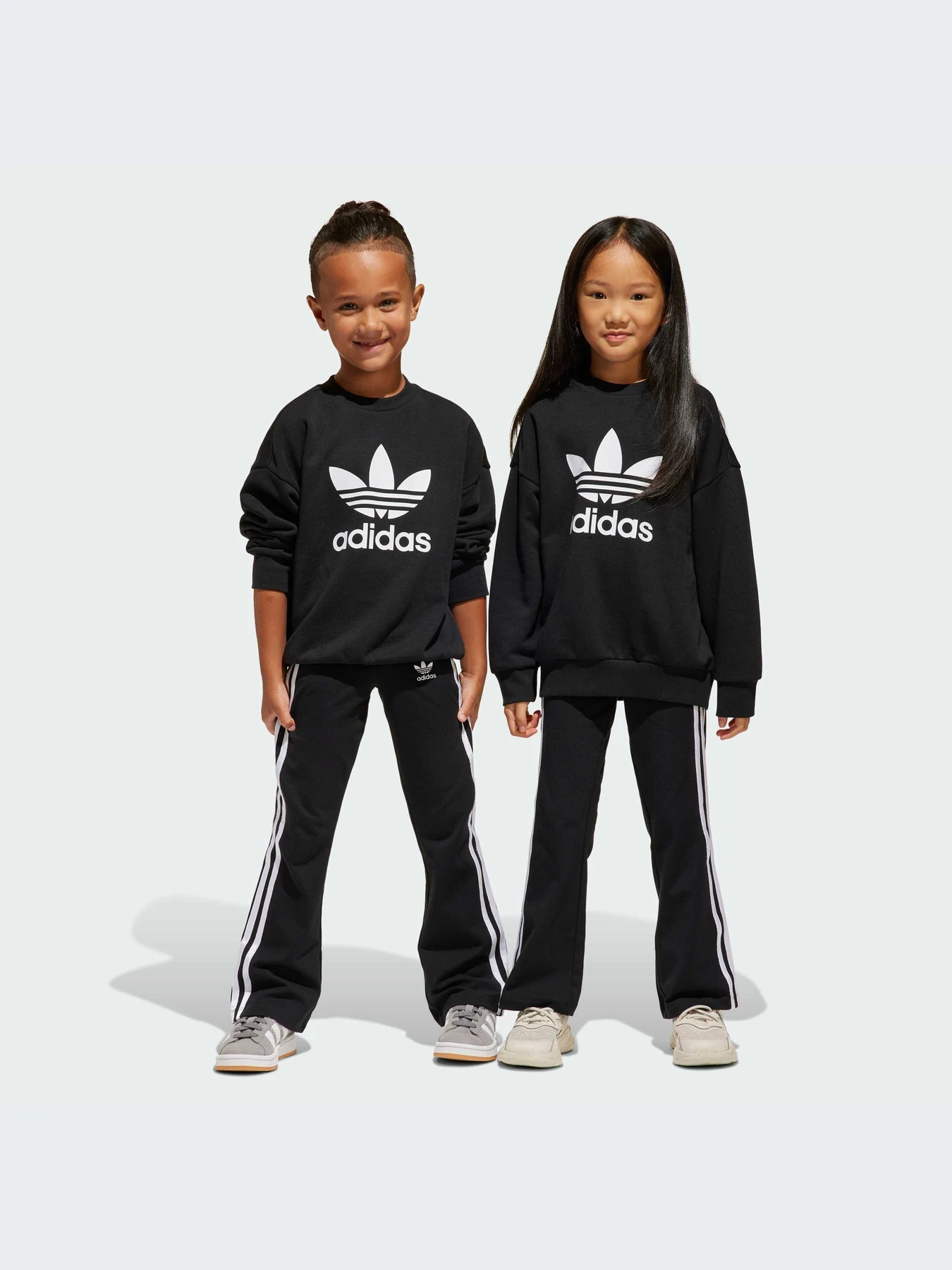 Костюмы Adidas Adicolor модель JC7873-KZ Костюмы Adidas Adicolor модель JC7873-KZ Фото