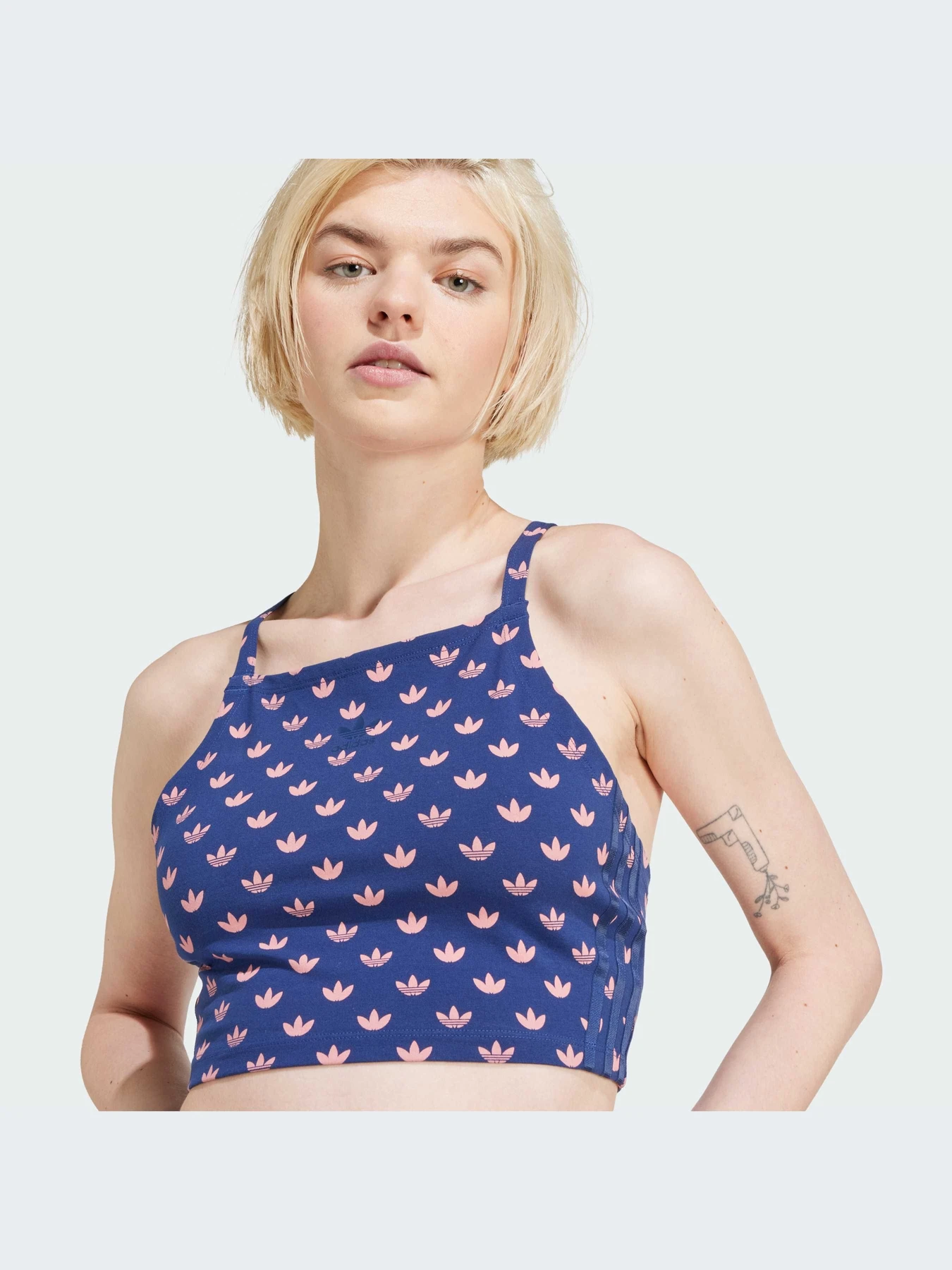 Футболки и поло Adidas Graphics модель IY0323-KZ Футболки и поло Adidas Graphics модель IY0323-KZ Фото