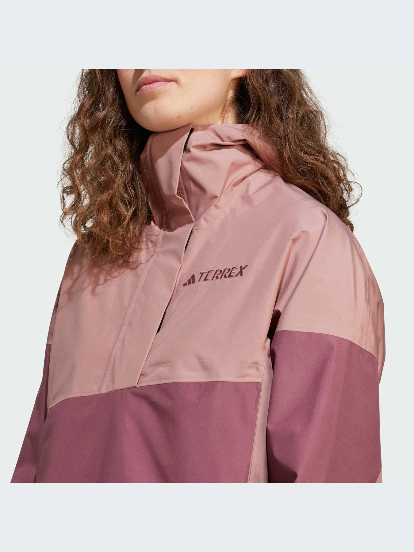 Куртки и дубленки Adidas модель JD8370-KZ Куртки и дубленки Adidas модель JD8370-KZ Фото