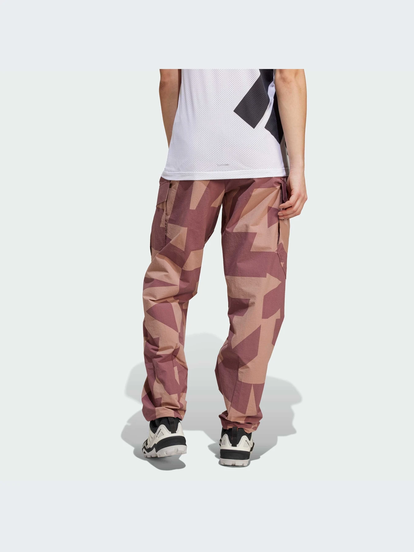 Брюки Adidas модель JE9430-KZ Брюки Adidas модель JE9430-KZ Фото