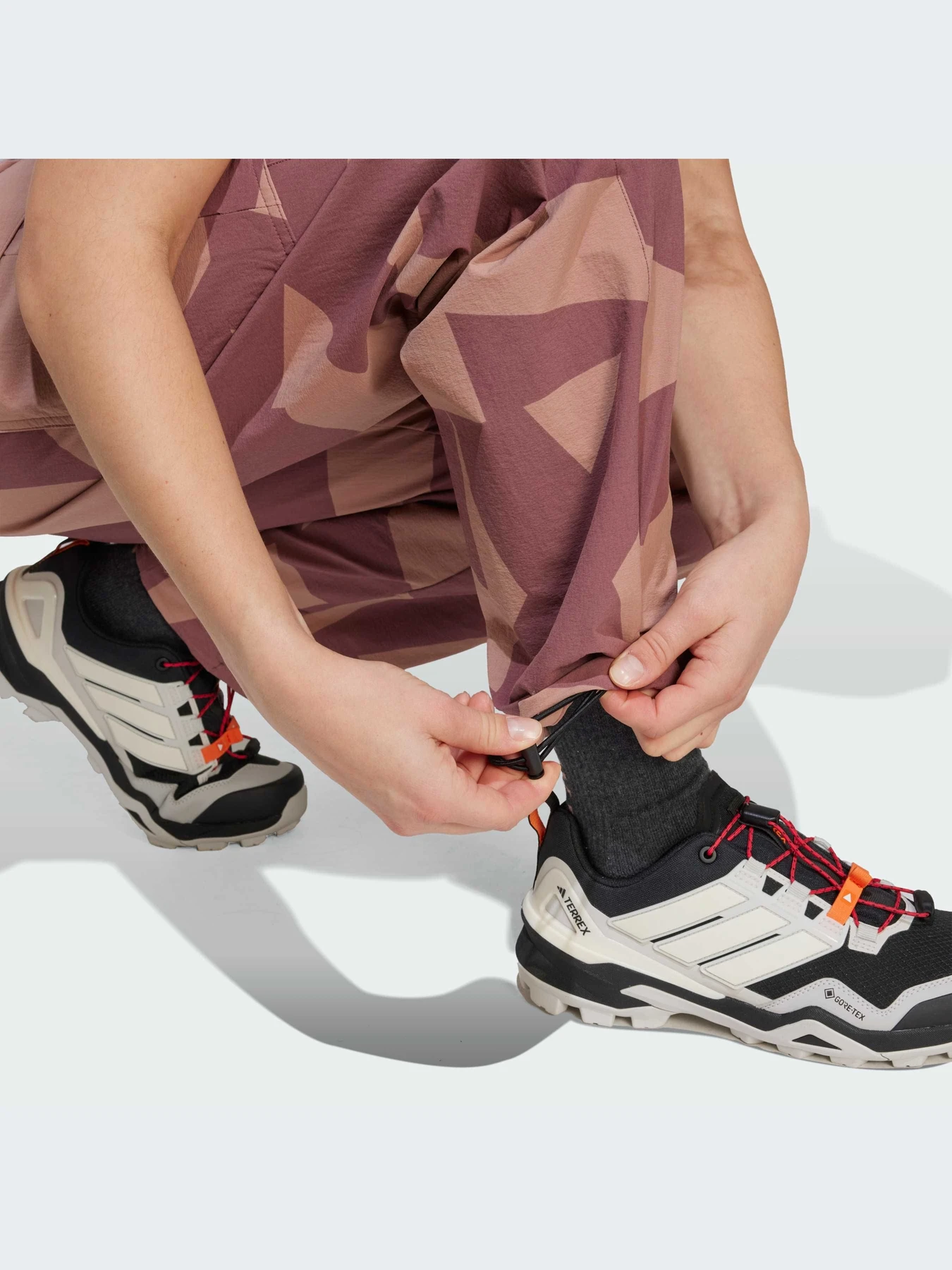 Брюки Adidas модель JE9430-KZ Брюки Adidas модель JE9430-KZ Фото