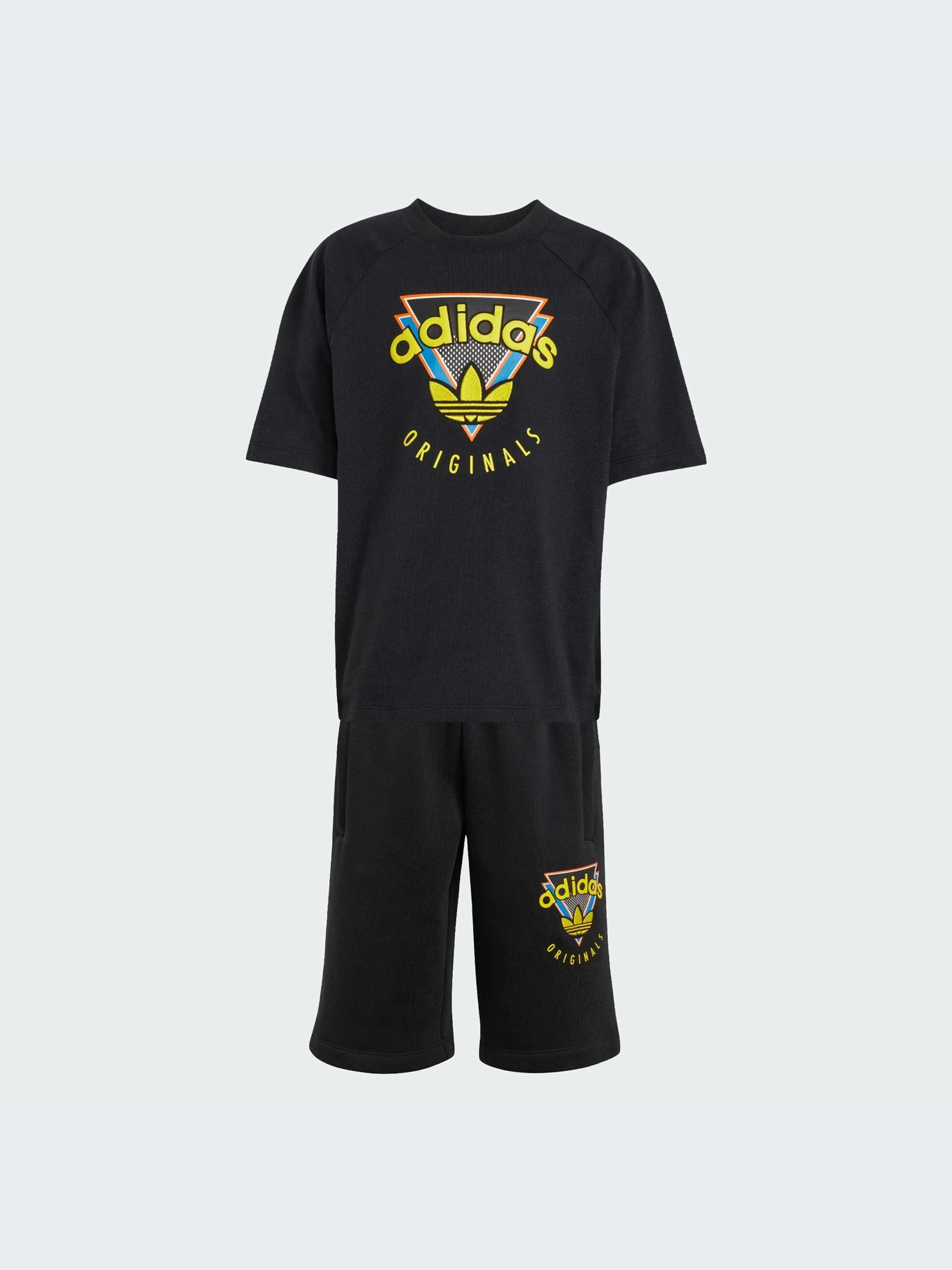 Костюмы Adidas Graphics модель JN4536-KZ Костюмы Adidas Graphics модель JN4536-KZ Фото