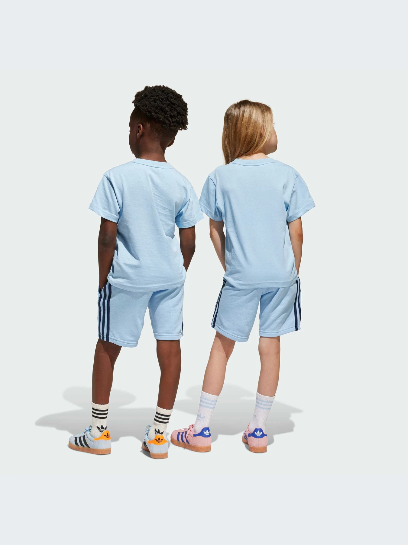Костюмы Adidas Adicolor модель JC9160-KZ Костюмы Adidas Adicolor модель JC9160-KZ Фото