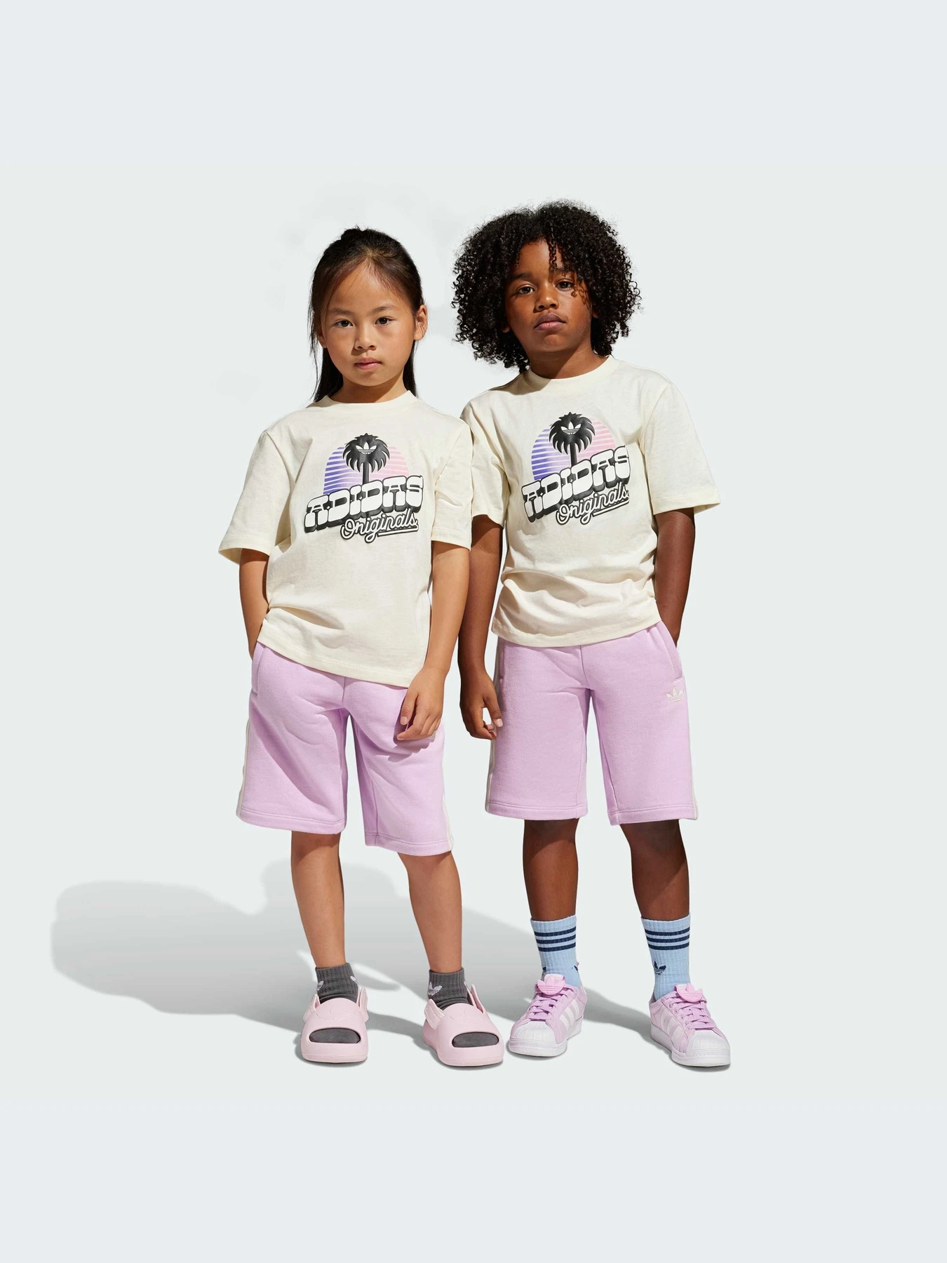 Костюмы Adidas Graphics модель JC8533-KZ Костюмы Adidas Graphics модель JC8533-KZ Фото