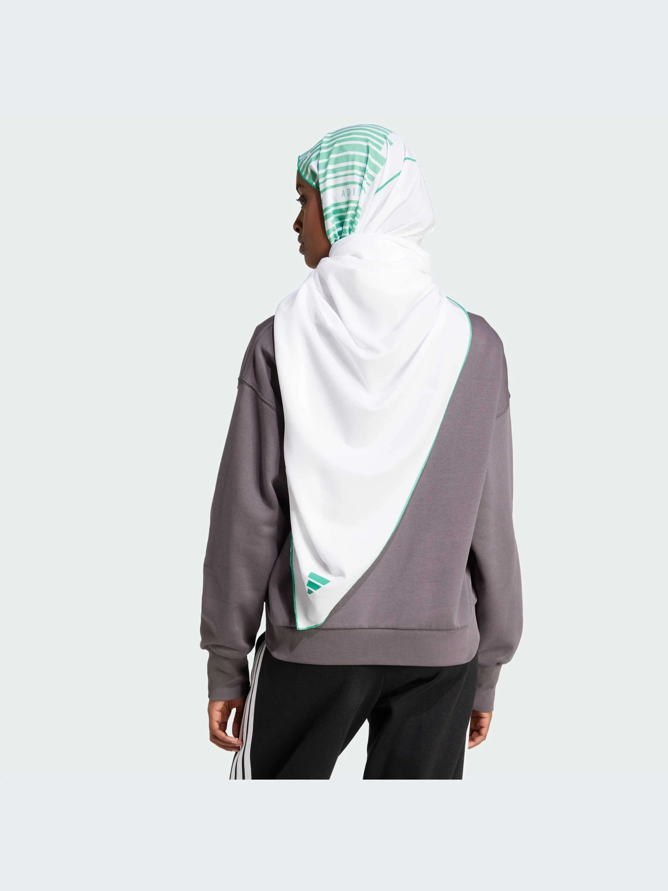 Шарфы и платки Adidas Tiro модель JZ5921-KZ Шарфы и платки Adidas Tiro модель JZ5921-KZ Фото