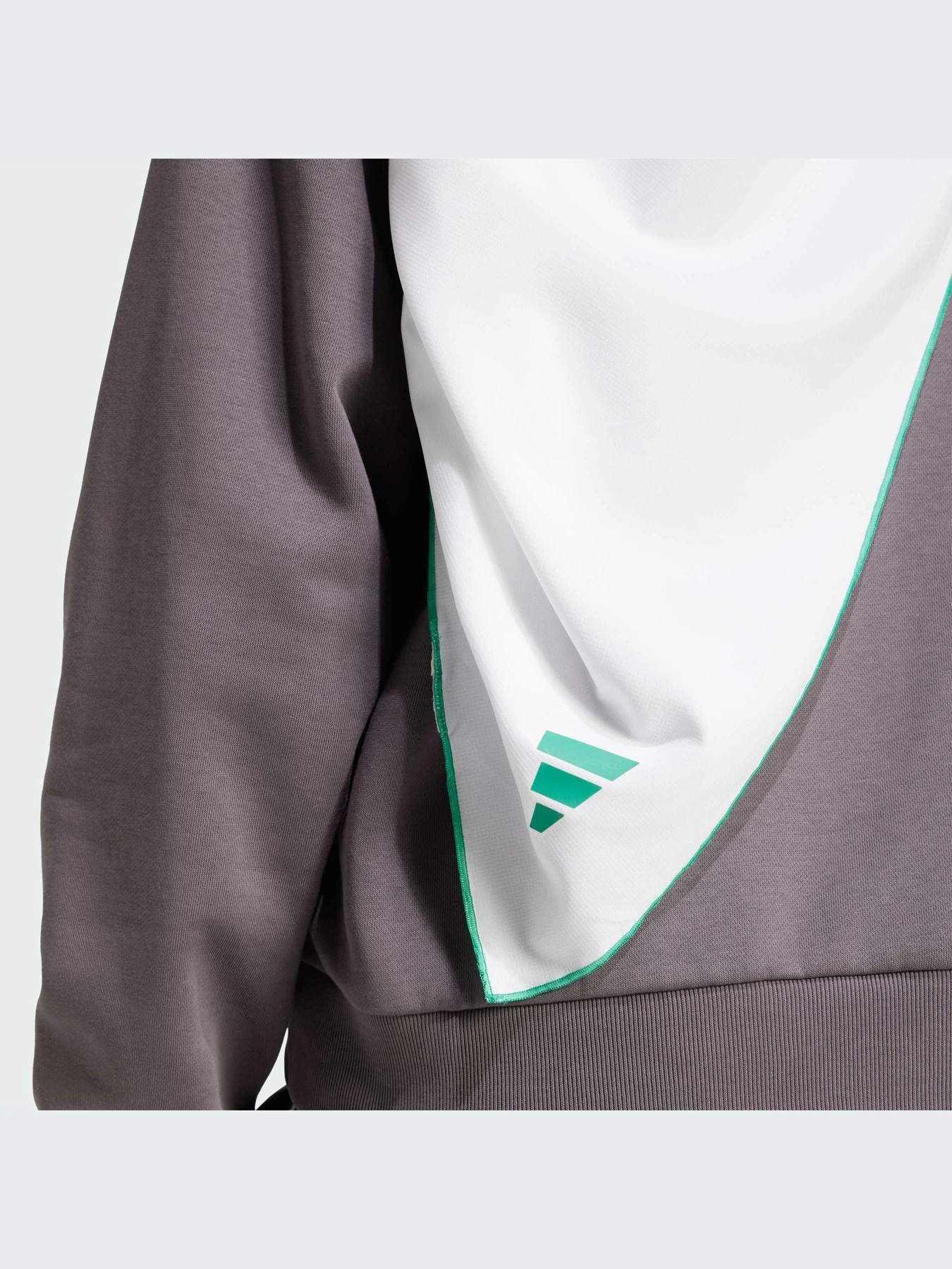 Шарфы и платки Adidas Tiro модель JZ5921-KZ Шарфы и платки Adidas Tiro модель JZ5921-KZ Фото