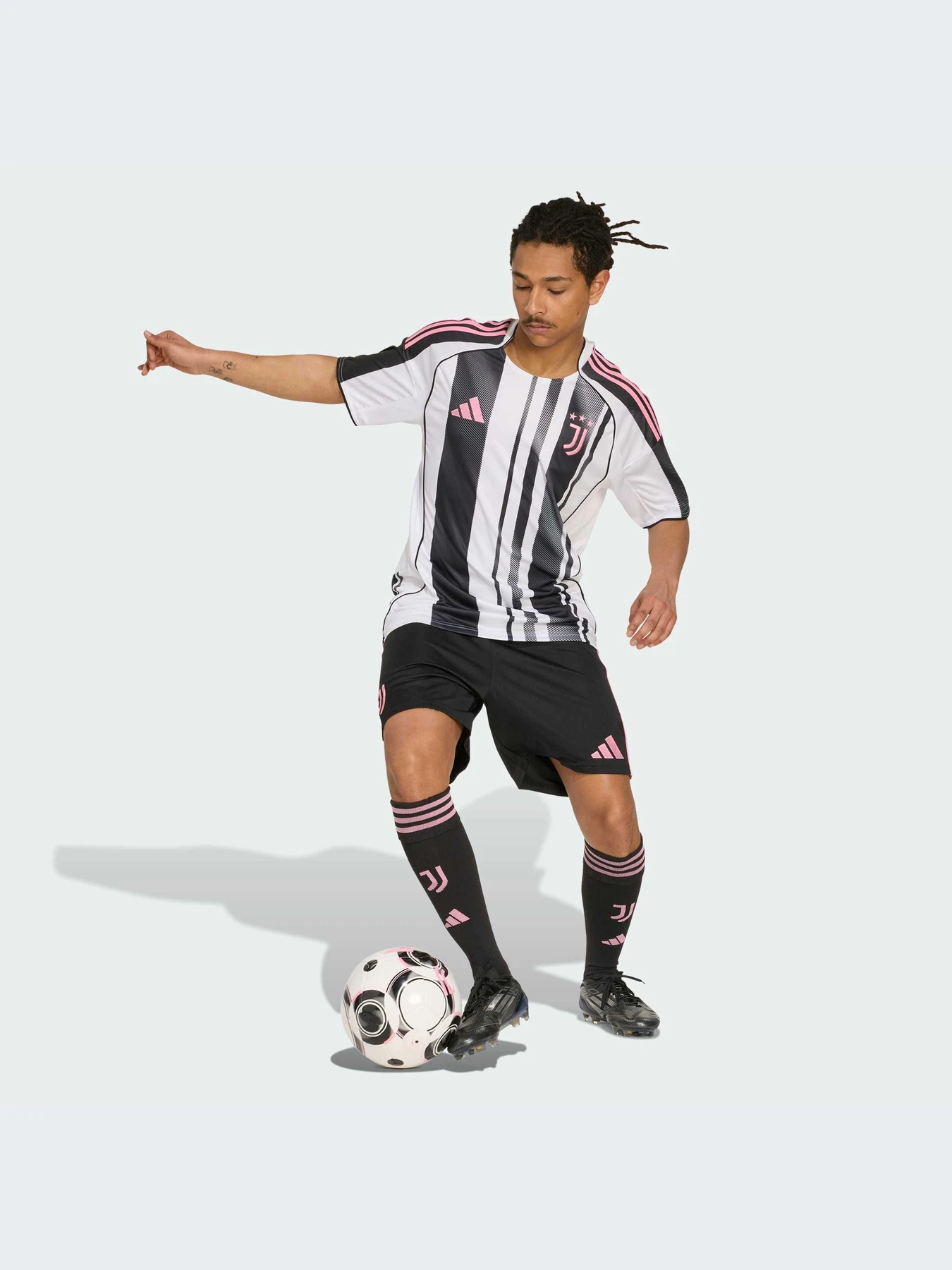 Шорты Adidas модель JV5830-KZ Шорты Adidas модель JV5830-KZ Фото
