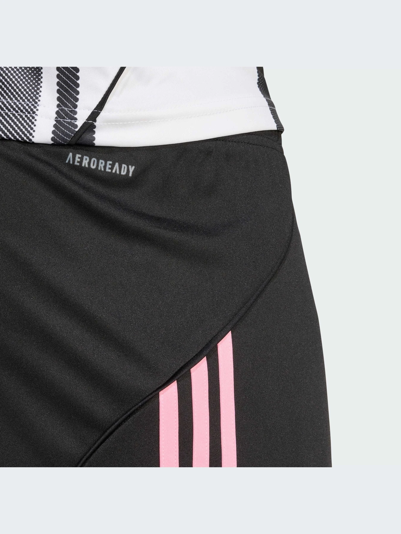 Шорты Adidas модель JV5830-KZ Шорты Adidas модель JV5830-KZ Фото