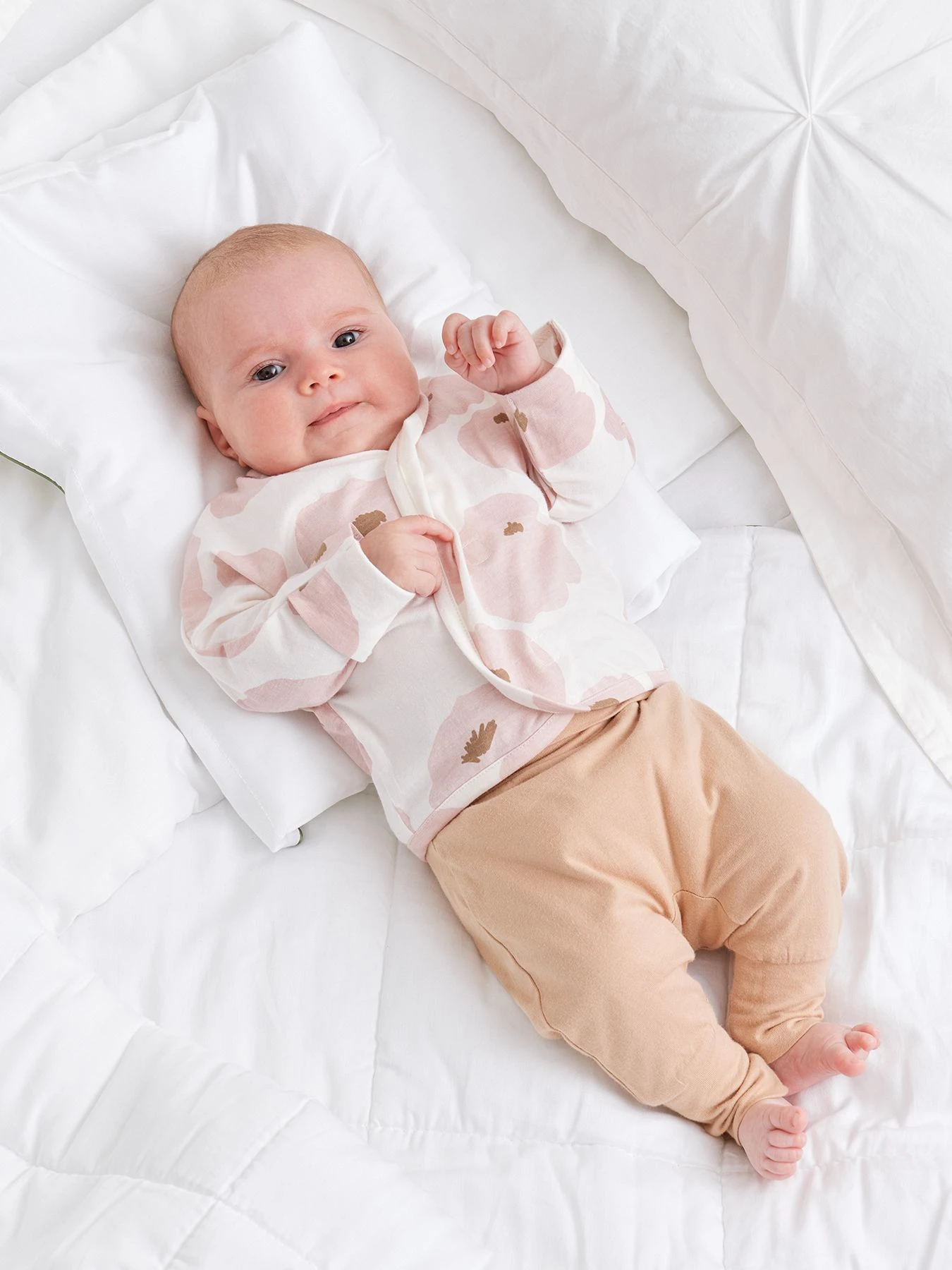 Одежда для младенцев Happy Baby модель 90123_beige-flowers Одежда для младенцев Happy Baby модель 90123_beige-flowers Фото
