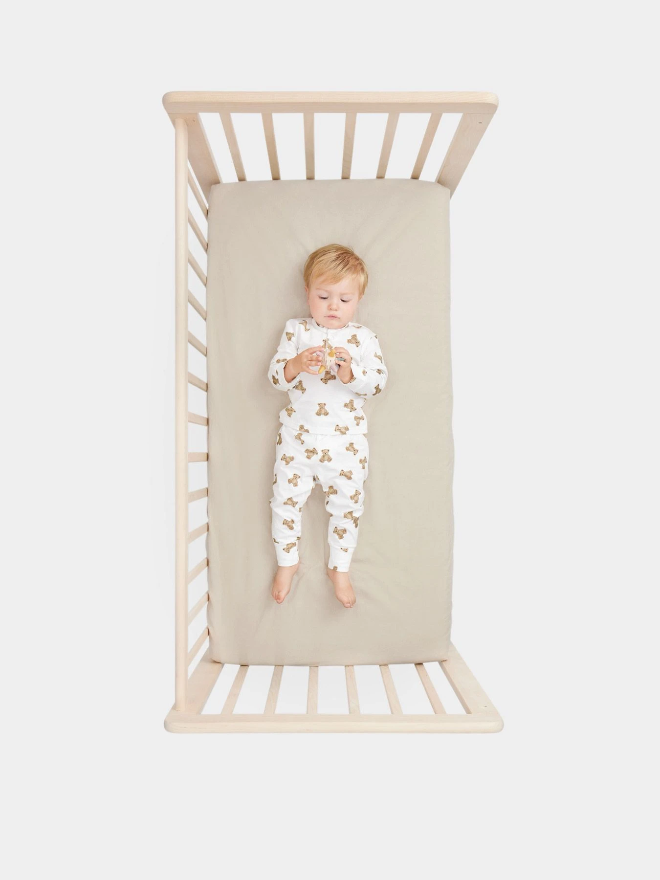 Простыня на резинке 145х70 см (поплин) Happy Baby модель 87544_milky Простыня на резинке 145х70 см (поплин) Happy Baby модель 87544_milky Фото