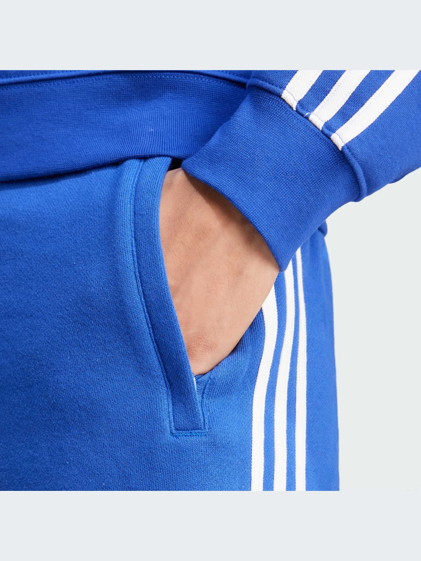 Шорты Adidas Adicolor модель IZ3063-KZ Шорты Adidas Adicolor модель IZ3063-KZ Фото