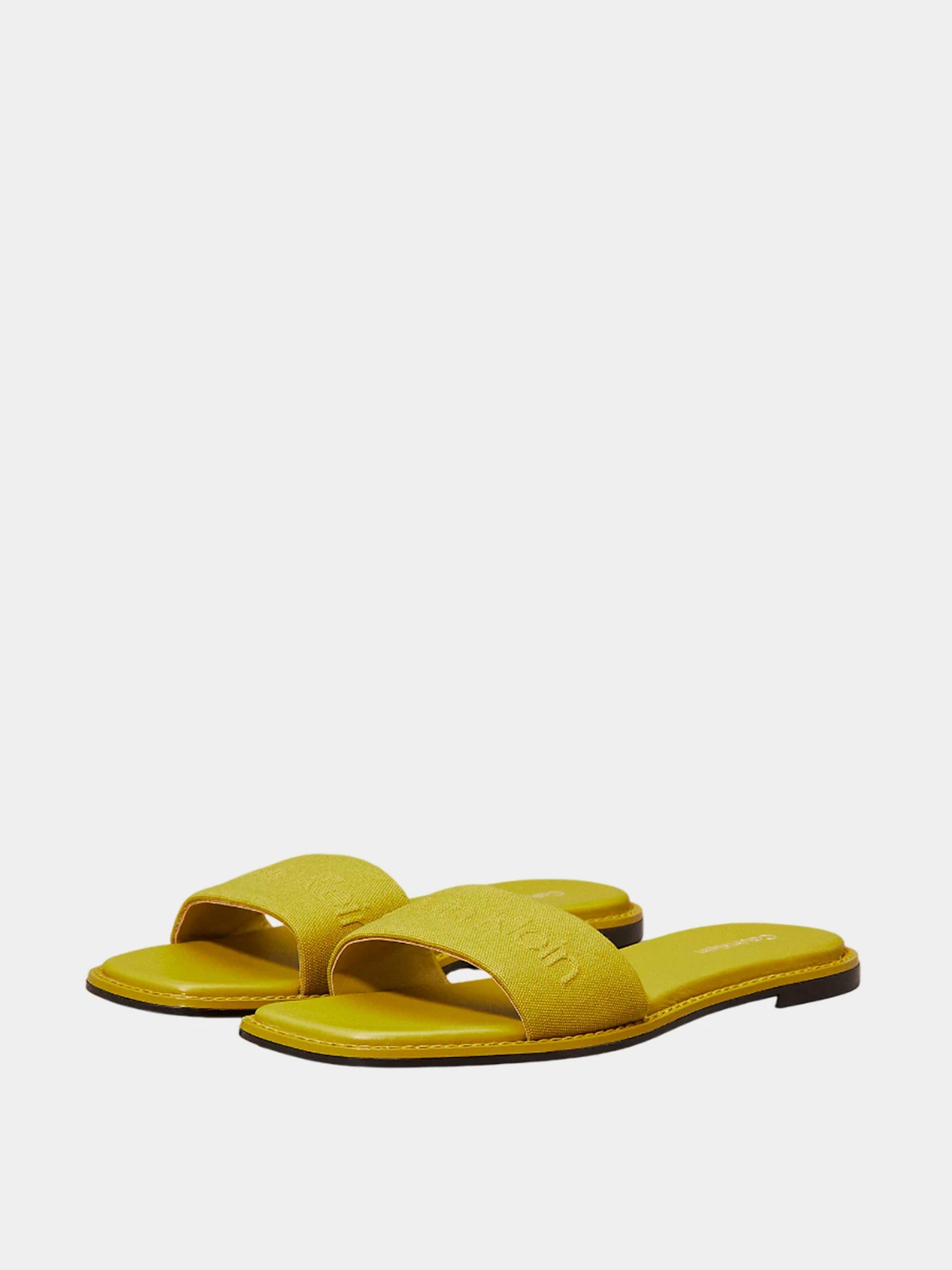 Шлёпанцы Calvin Klein модель HW0HW02378-M1E Шлёпанцы Calvin Klein модель HW0HW02378-M1E Фото