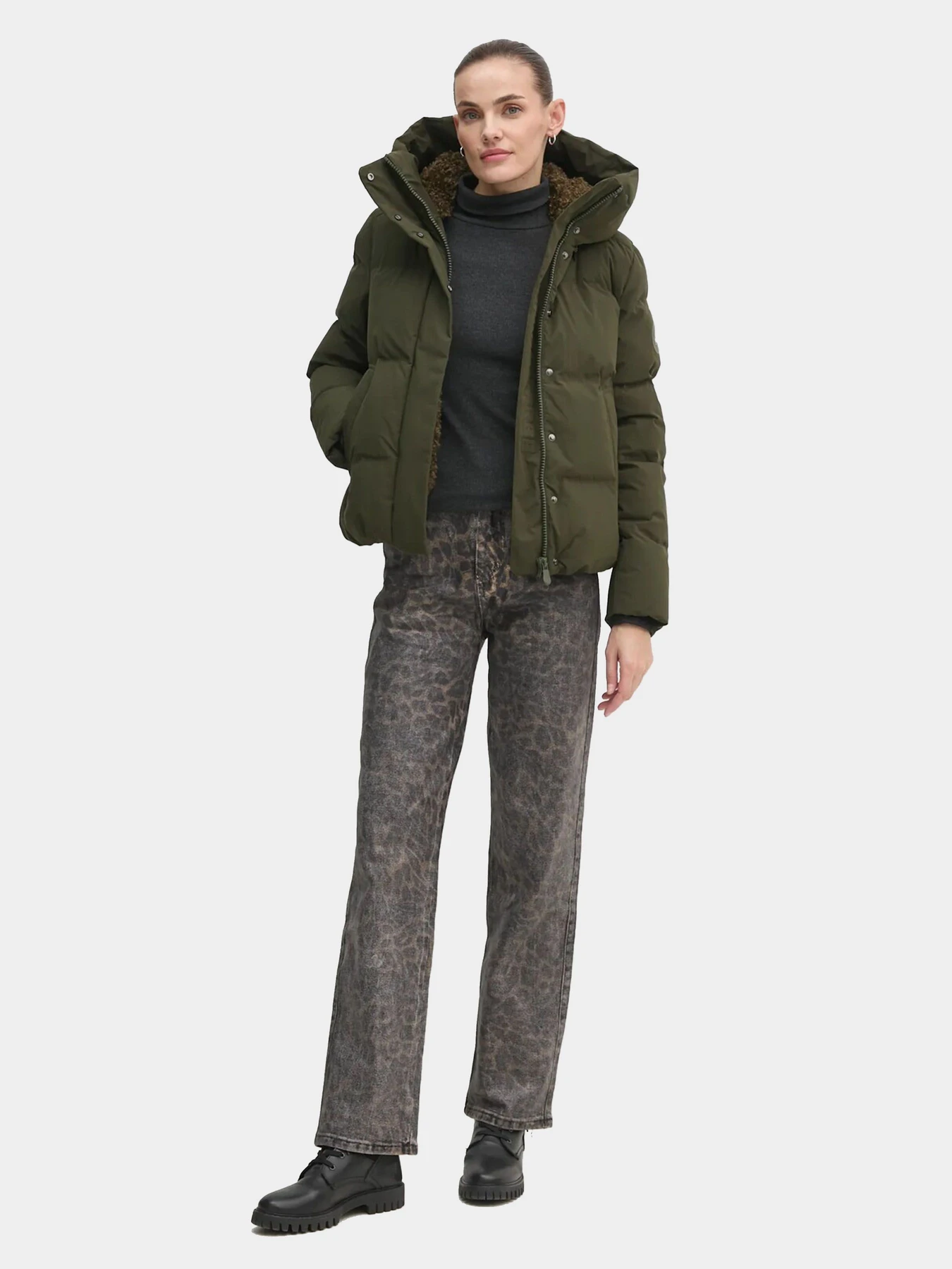 Куртки и дубленки Save the duck модель P32015W-MATT19-50030-GREEN BLACK Куртки и дубленки Save the duck модель P32015W-MATT19-50030-GREEN BLACK Фото