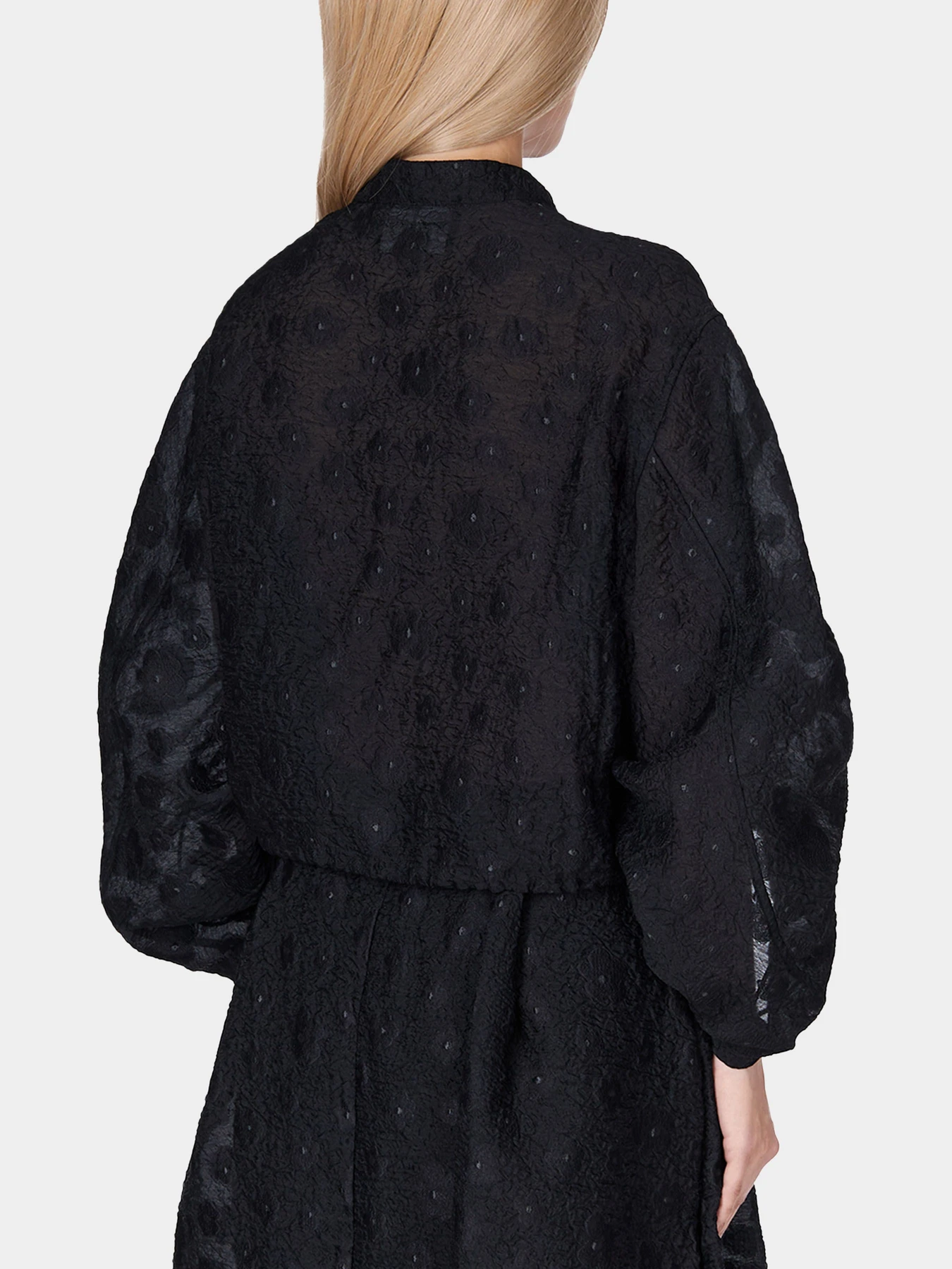 Куртки и дубленки Emporio Armani модель EW000646-AF12641-FC026 Куртки и дубленки Emporio Armani модель EW000646-AF12641-FC026 Фото