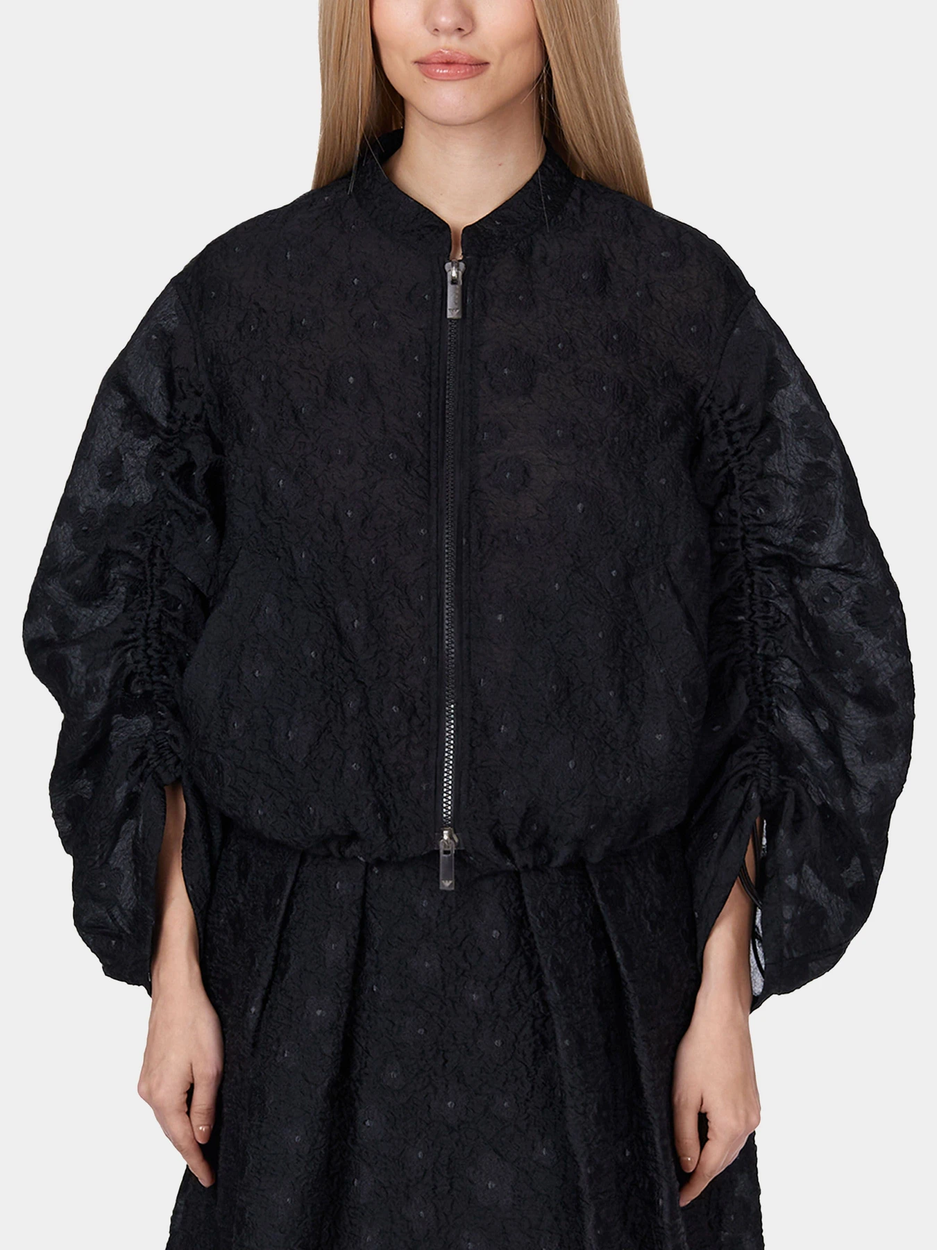 Куртки и дубленки Emporio Armani модель EW000646-AF12641-FC026 Куртки и дубленки Emporio Armani модель EW000646-AF12641-FC026 Фото