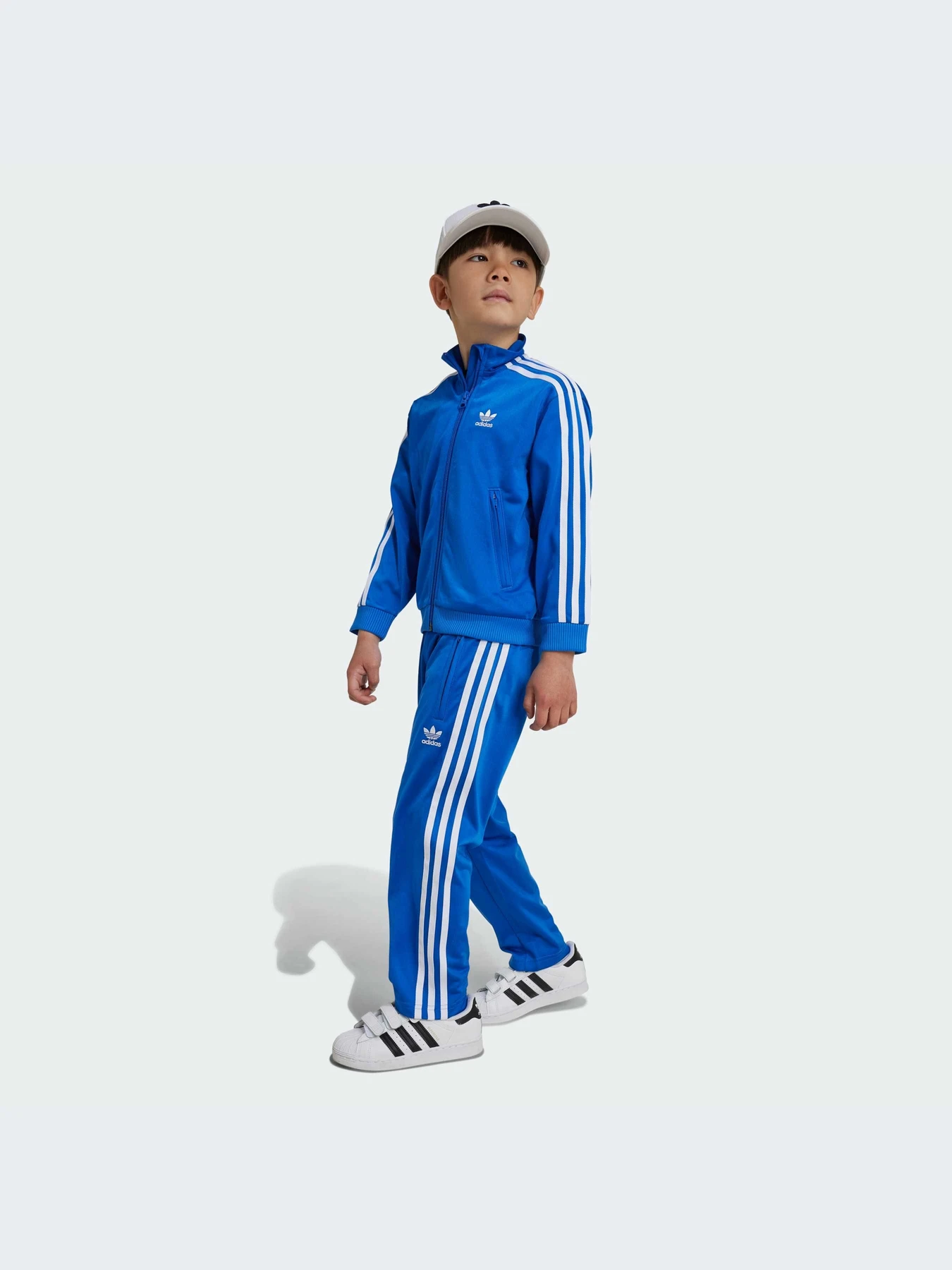 Костюмы Adidas модель IY4802-KZ Костюмы Adidas модель IY4802-KZ Фото