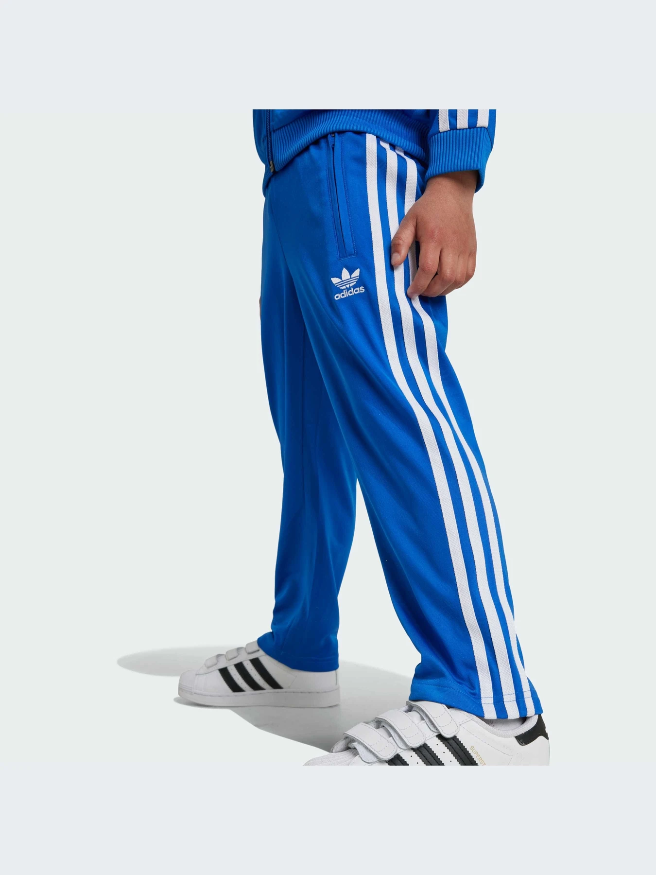 Костюмы Adidas модель IY4802-KZ Костюмы Adidas модель IY4802-KZ Фото