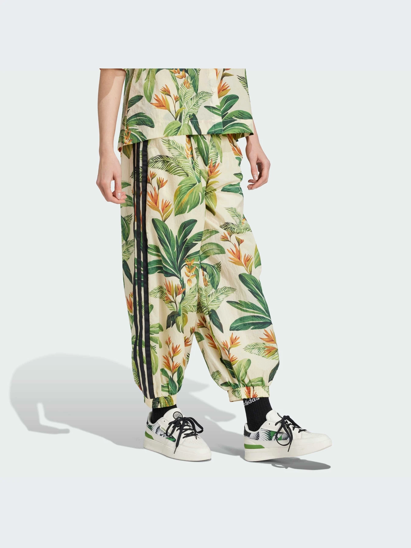 Брюки Adidas модель JD6300-KZ Брюки Adidas модель JD6300-KZ Фото